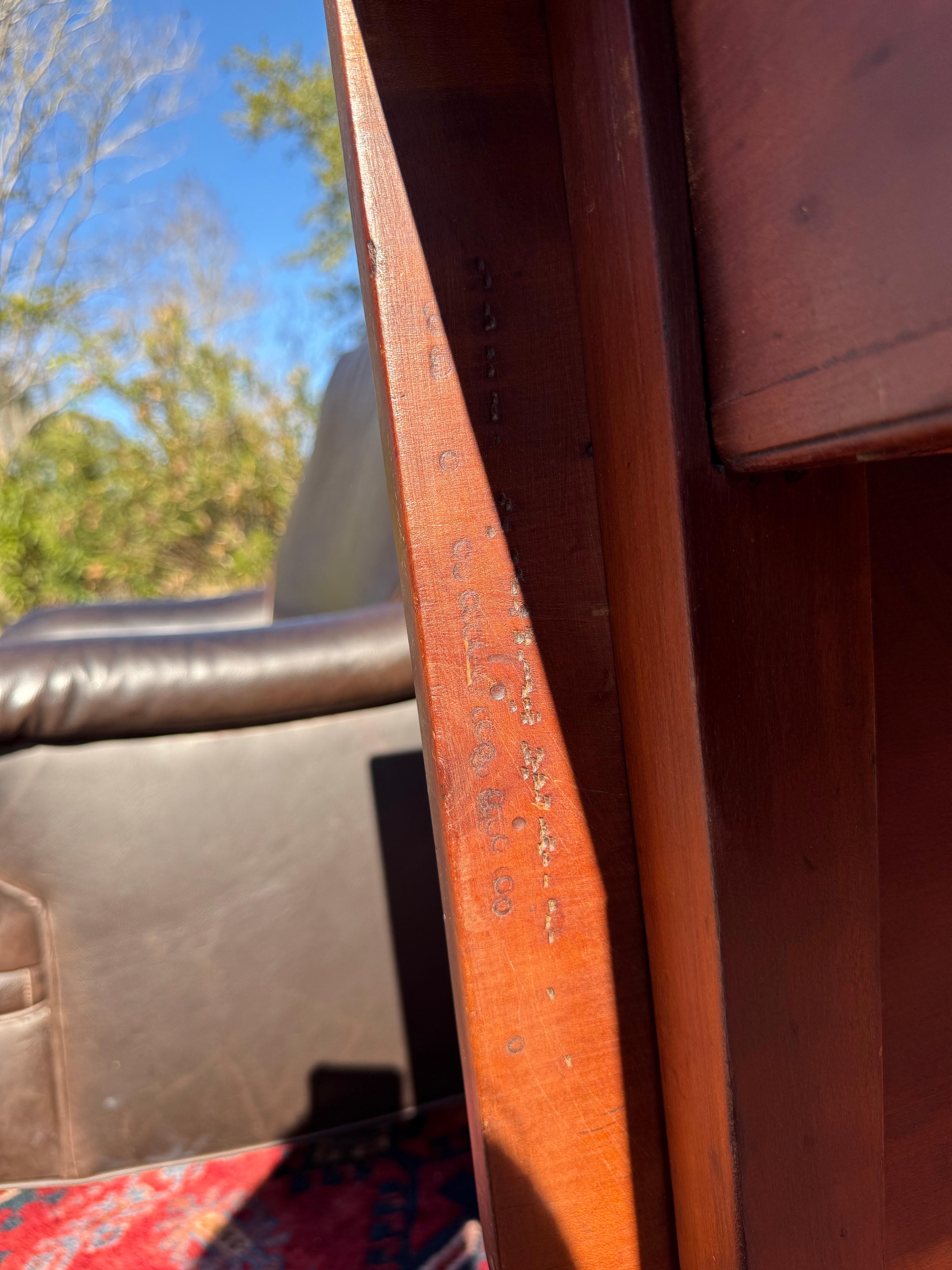 Table à abattant en noyer américain du XVIIIe siècle en vente 12