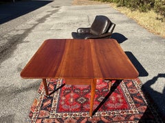 18th Century American Walnut Federal Drop-Leaf Table