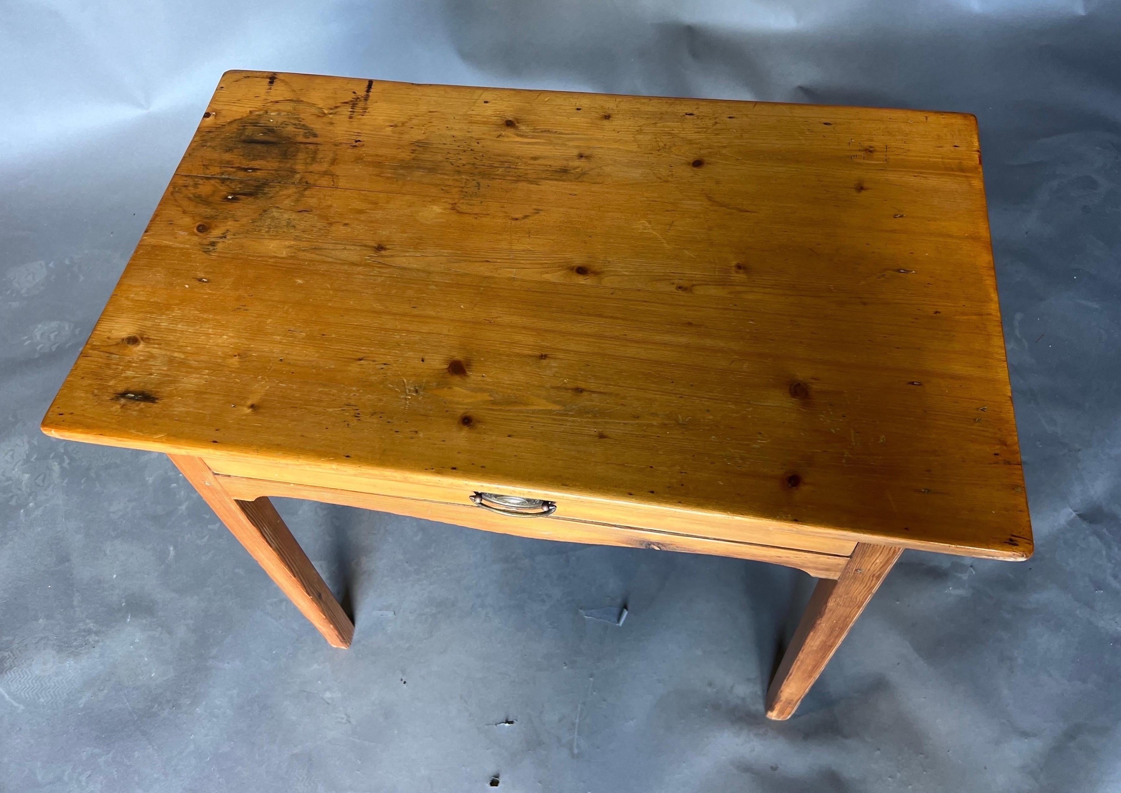 18th Century and Earlier 18th Century American Yellow Pine Side Table, Likely Southern For Sale