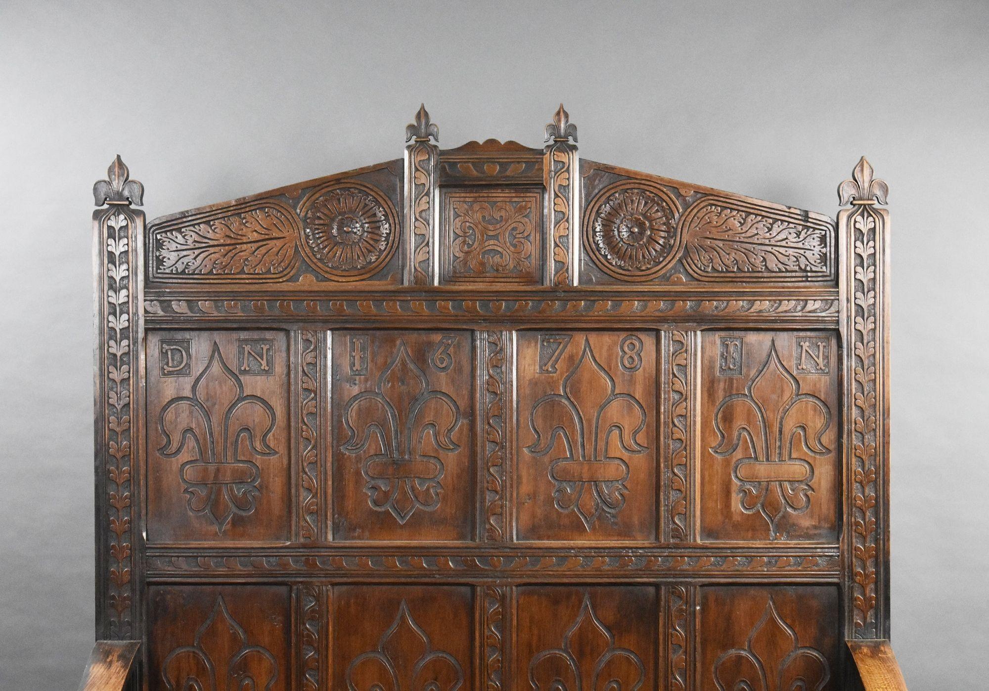 18th Century and later Carved Oak high back settle/bench In Good Condition In Chelmsford, Essex