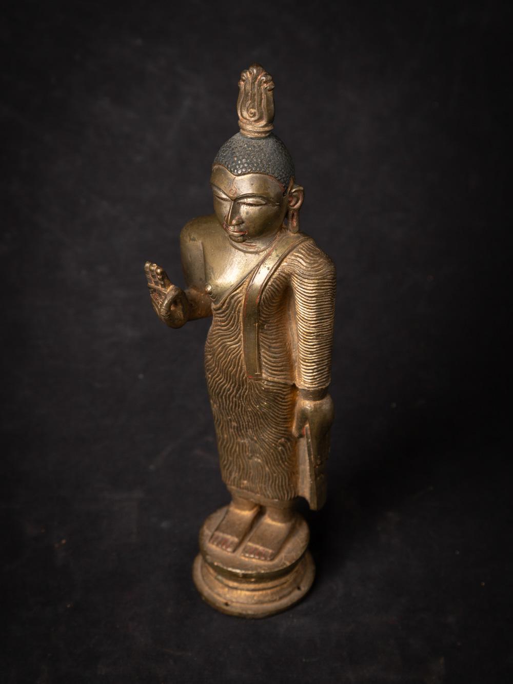 18th century antique bronze Buddha from Sri Lanka from Kandyan period 5