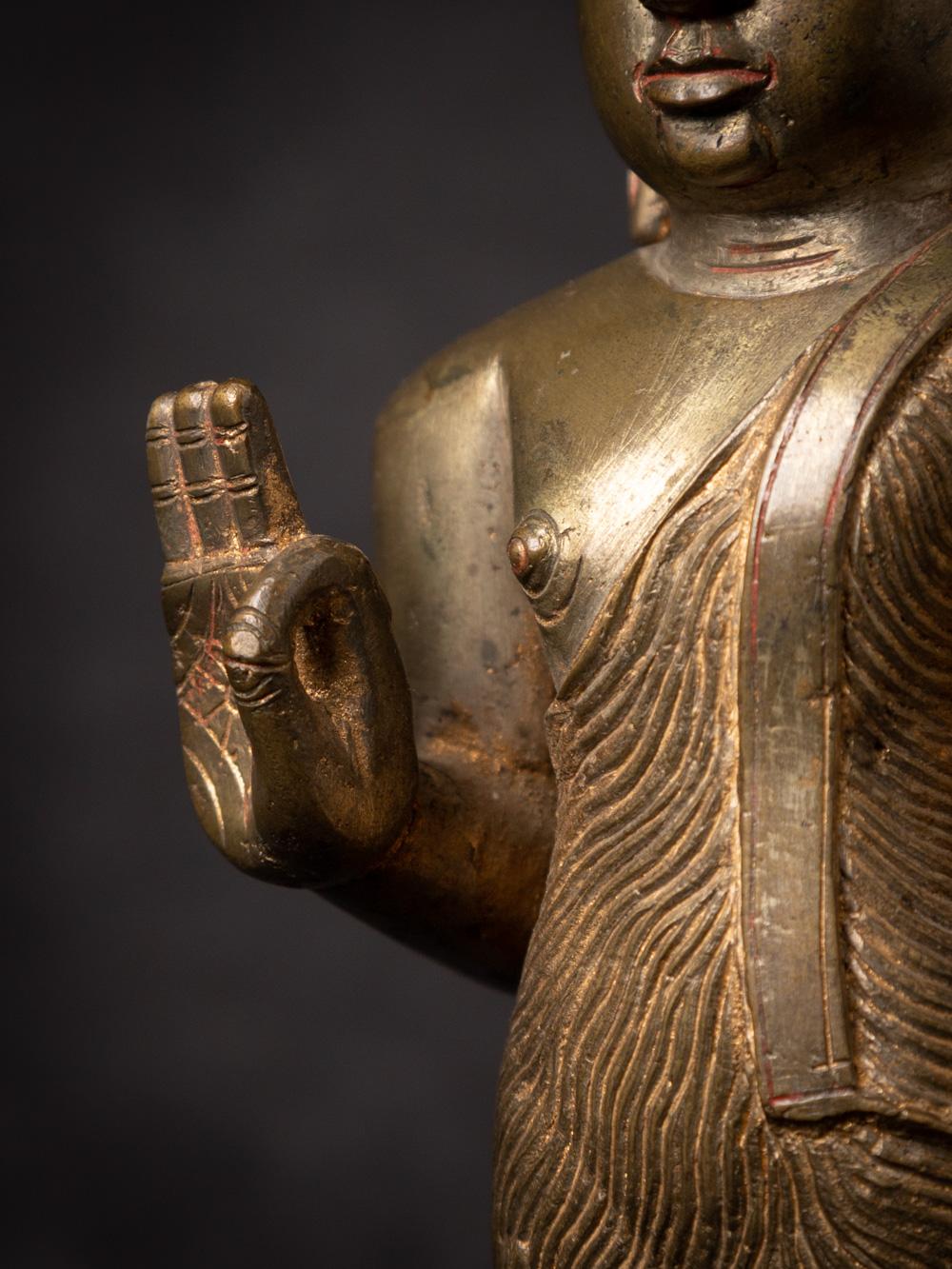 18th century antique bronze Buddha from Sri Lanka from Kandyan period 10