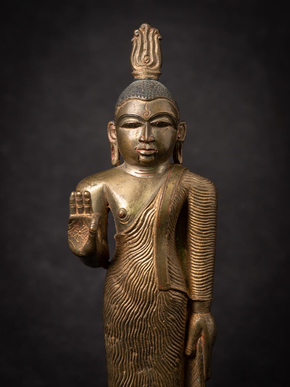 Bronze 18th century antique bronze Buddha from Sri Lanka from Kandyan period