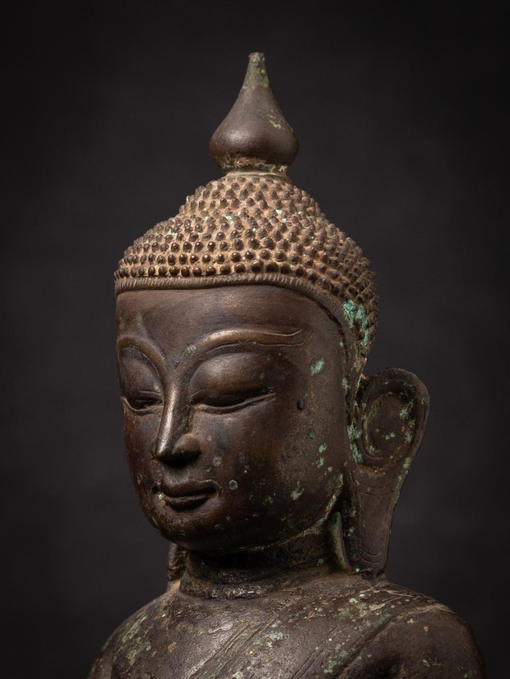 statue de Bouddha birman du 18e siècle en bronze ancien provenant de Birmanie en vente 7