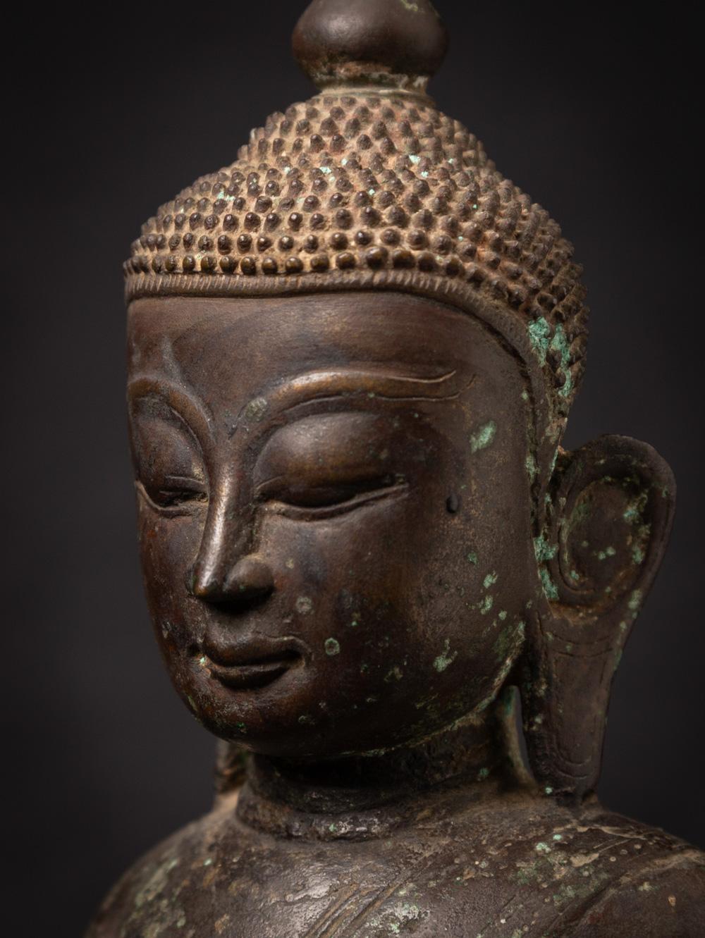 statue de Bouddha birman du 18e siècle en bronze ancien provenant de Birmanie en vente 10
