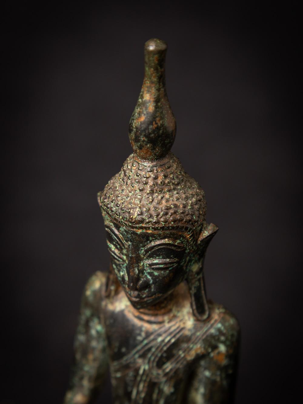 18th century antique bronze Burmese Buddha statue in Bhumisparsha Mudra For Sale 9