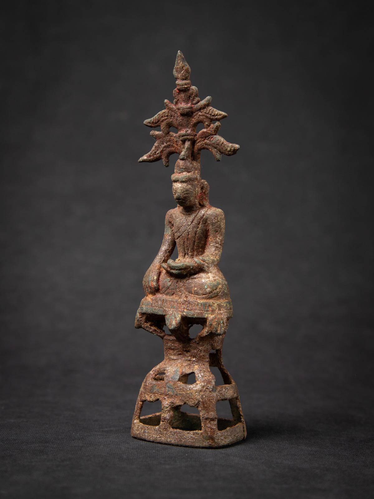 The Antique bronze Burmese Shan Buddha is a remarkable and spiritually significant artifact originating from Burma. Crafted from bronze , each statue stands at 18,2 cm in height and measures 5 cm in width and 3,9 cm in depth. 

Created in the 18th