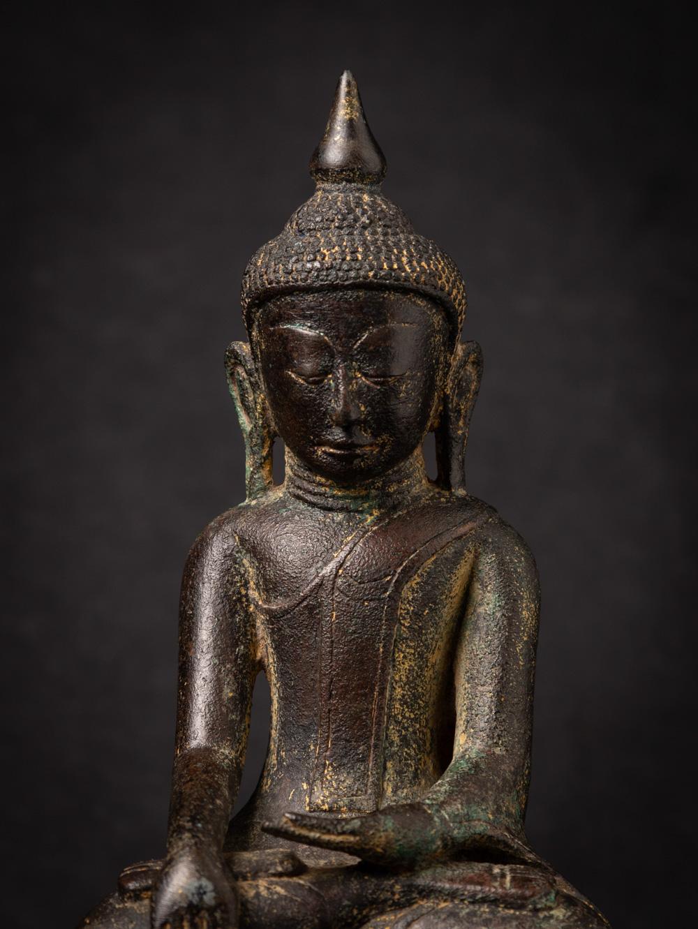Antike burmesische Shan-Buddha-Statue aus Bronze aus Burma aus dem 18. Jahrhundert (18. Jahrhundert und früher) im Angebot