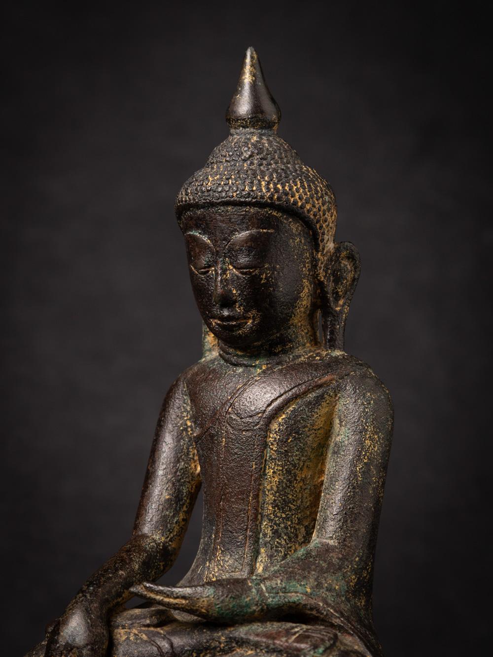 Antike burmesische Shan-Buddha-Statue aus Bronze aus Burma aus dem 18. Jahrhundert im Angebot 2