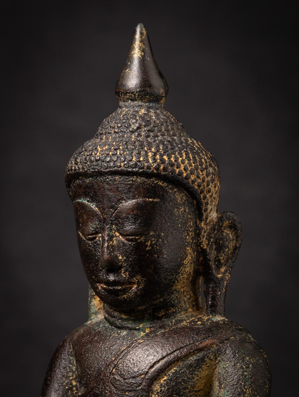 Antike burmesische Shan-Buddha-Statue aus Bronze aus Burma aus dem 18. Jahrhundert im Angebot 3