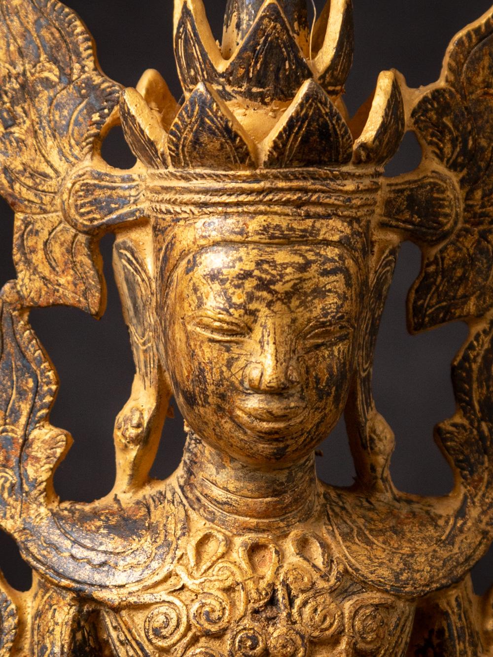 Antike bronzefarbene gekrönte Buddha-Statue aus Birma aus dem 18. Jahrhundert (Birmanisch) im Angebot