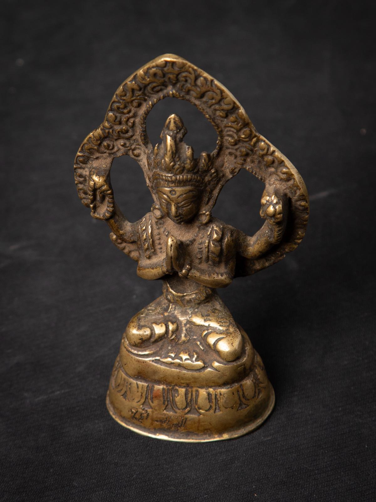 statue de Chenrezig népalaise du 18e siècle en bronze ancien du Népal - Bouddhas d'origine en vente 7