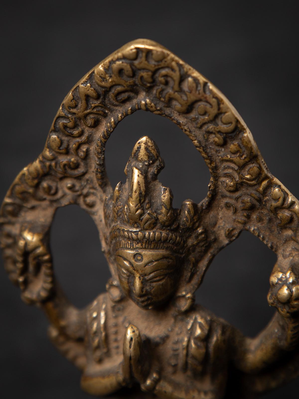 statue de Chenrezig népalaise du 18e siècle en bronze ancien du Népal - Bouddhas d'origine en vente 8