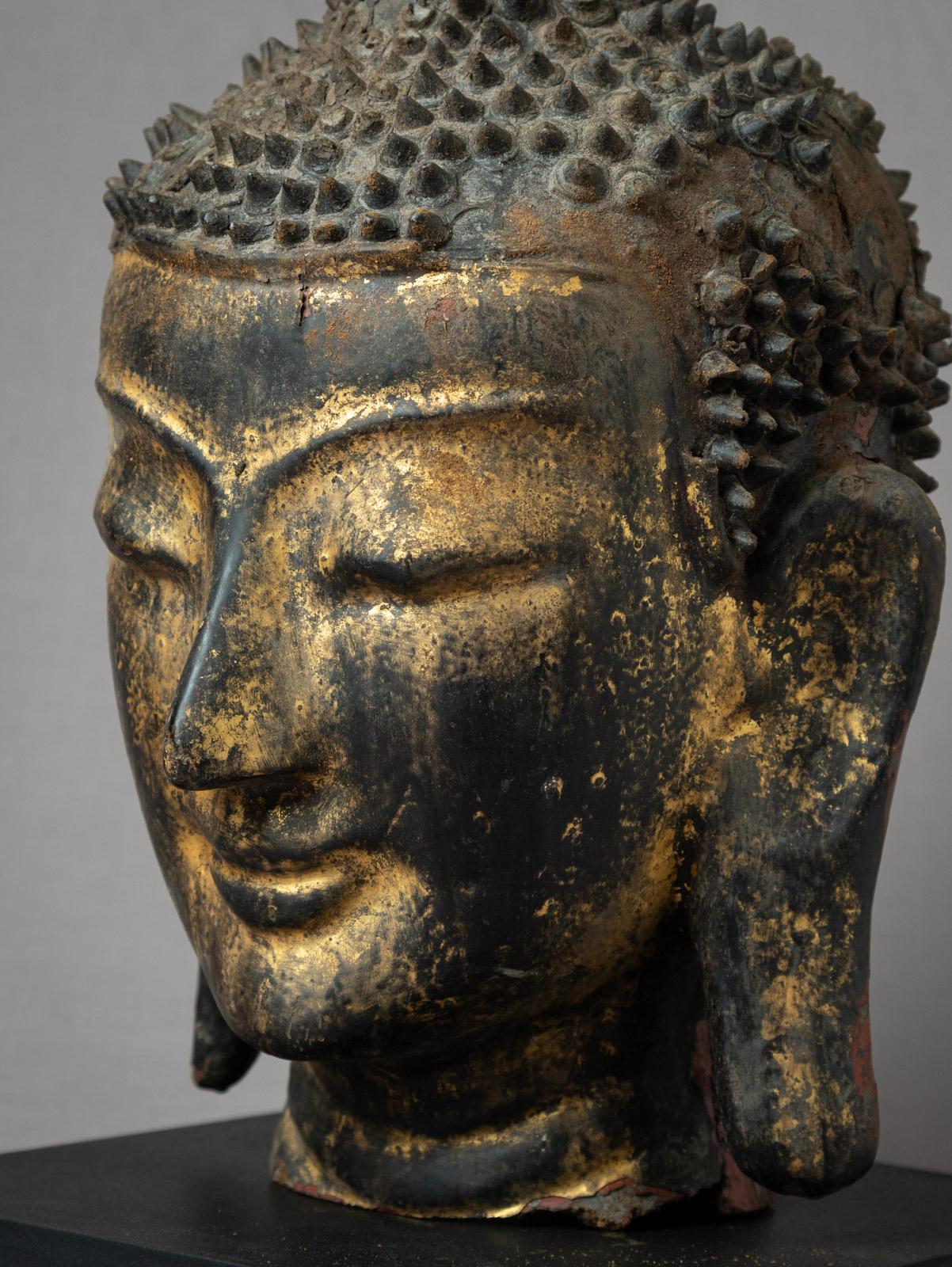 18th century antique Burmese Buddha head in Shan (Tai Yai) style In Good Condition For Sale In DEVENTER, NL