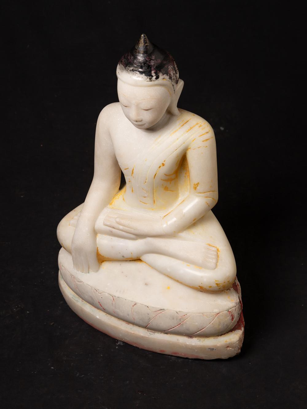 18th century Antique Burmese marble Buddha statue from Burma For Sale 1