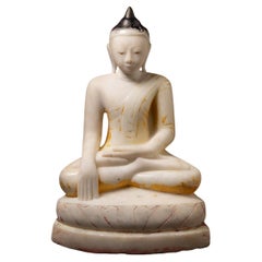 Statua antica di Buddha in marmo birmano del XVIII secolo