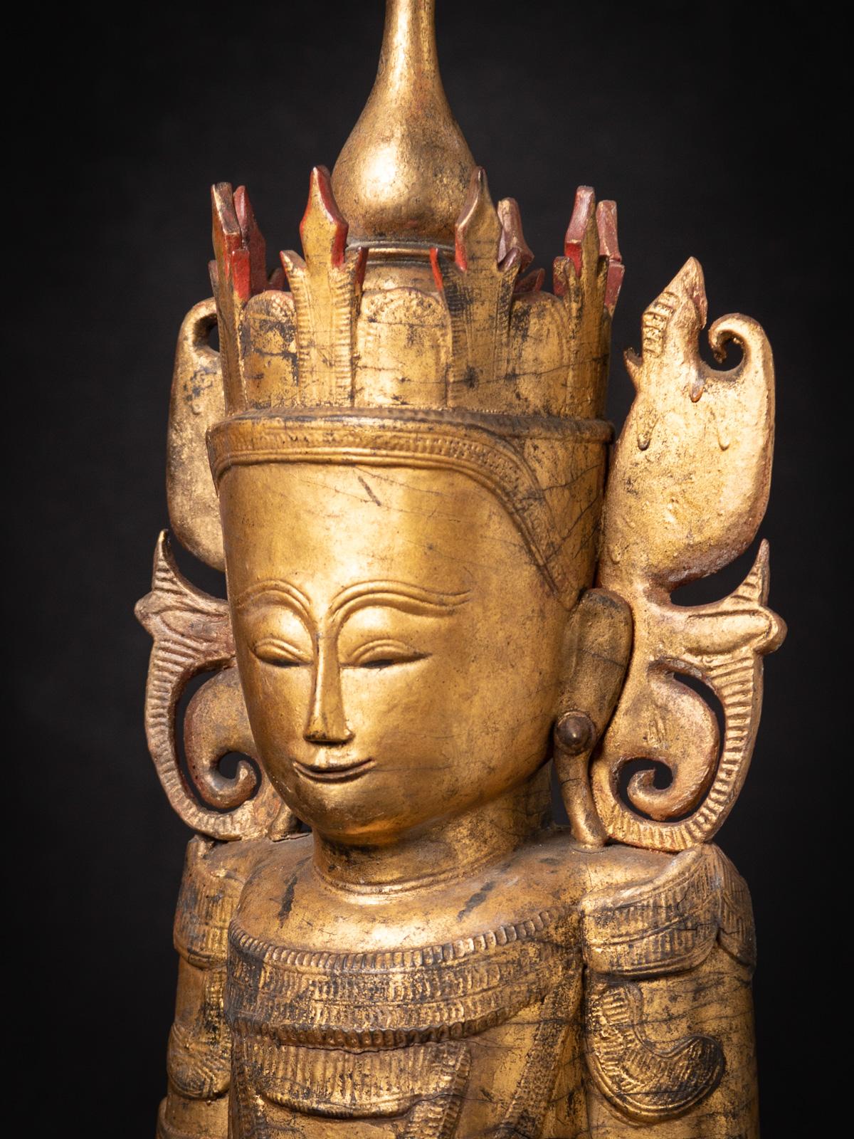 Antike burmesische Buddha-Statue aus Holz aus dem 18. Jahrhundert in Bhumisparsha Mudra im Angebot 7