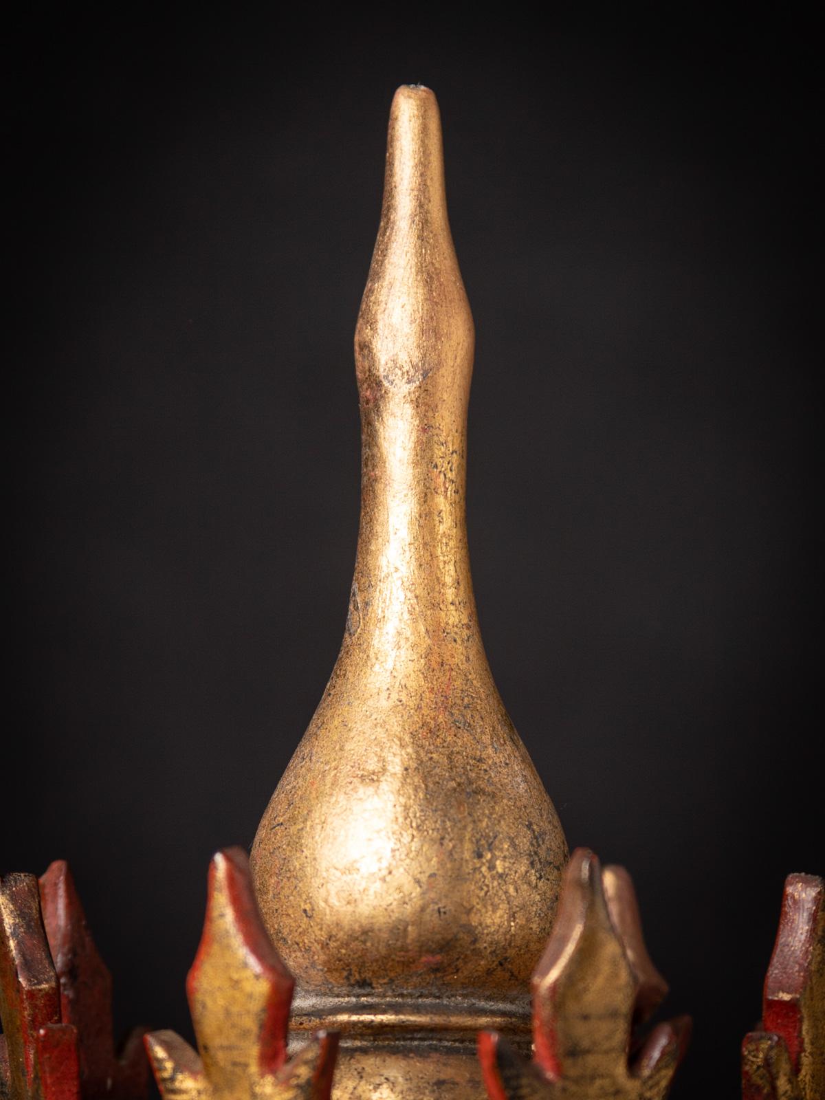 Ancienne statue de Bouddha birman en bois du 18ème siècle au Bhumisparsha Mudra en vente 9