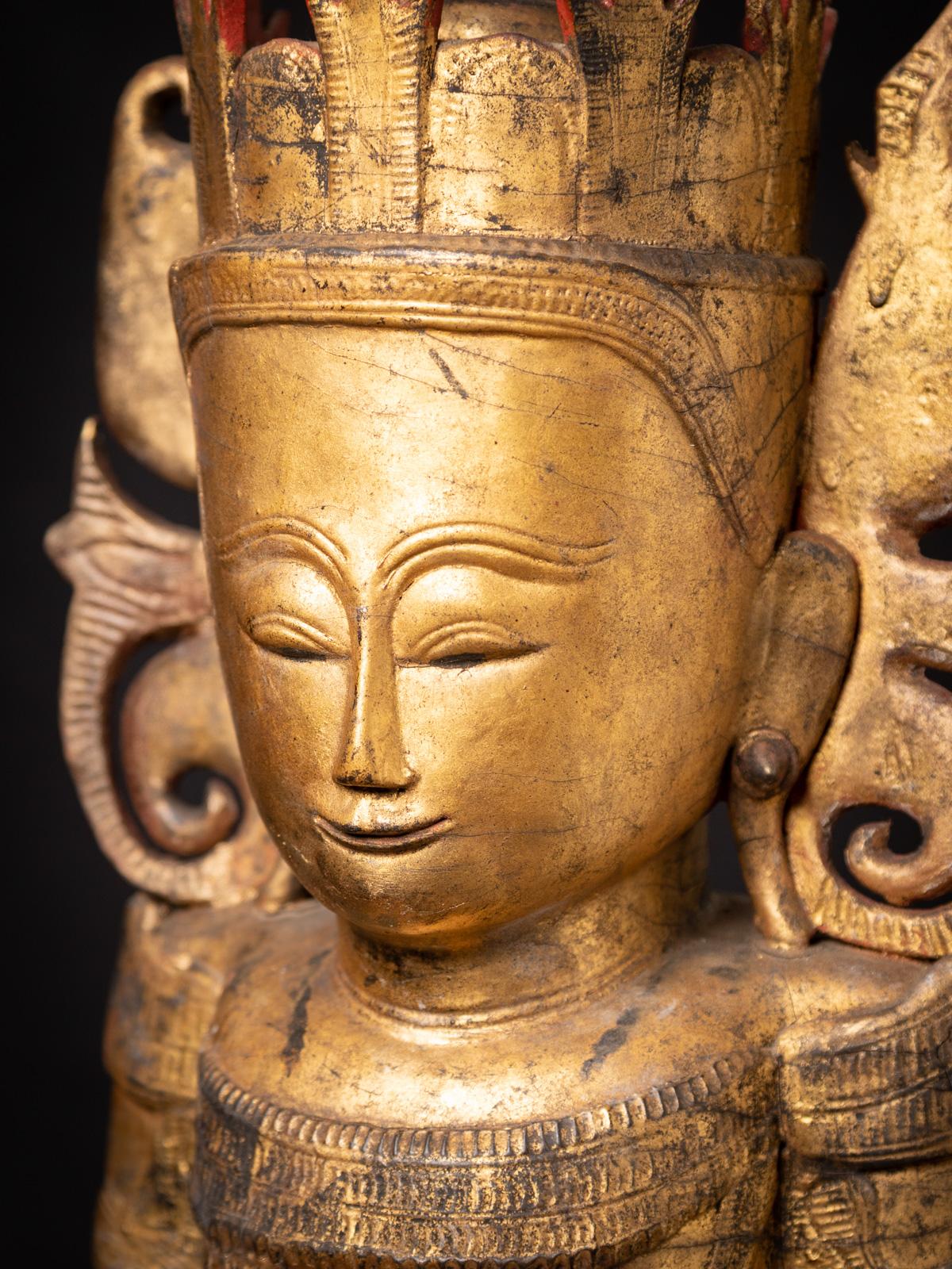 Antike burmesische Buddha-Statue aus Holz aus dem 18. Jahrhundert in Bhumisparsha Mudra im Angebot 11