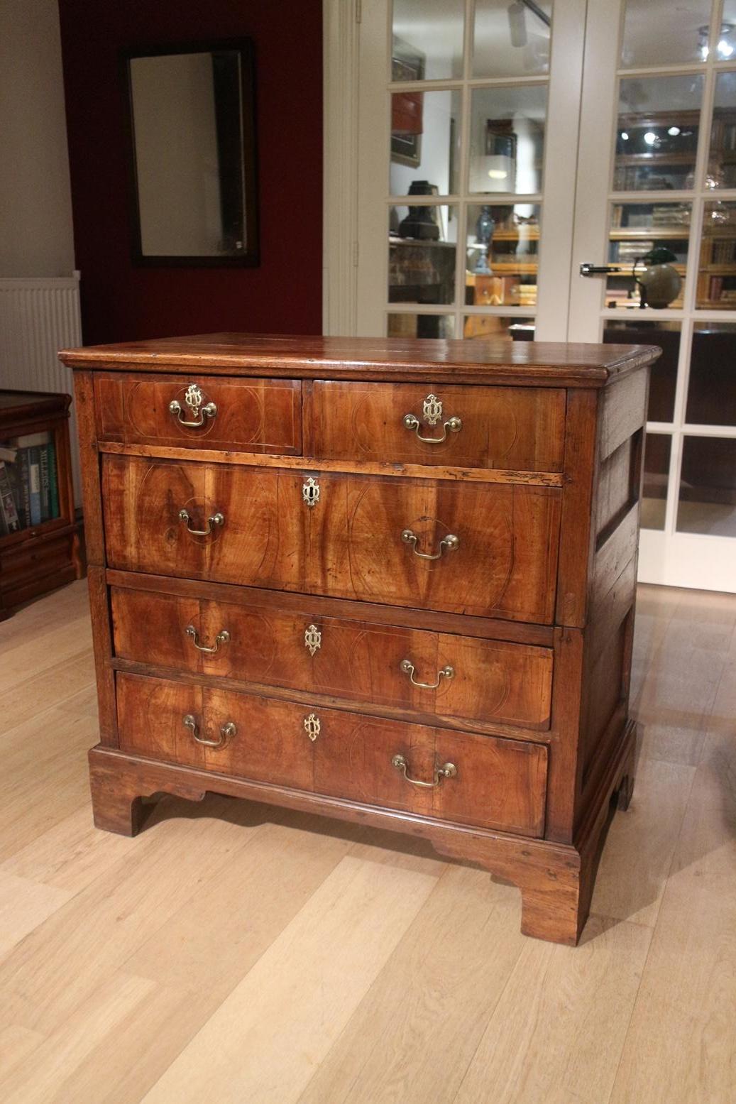 George II 18th Century Antique Chest of Drawers in Walnut and Oak For Sale