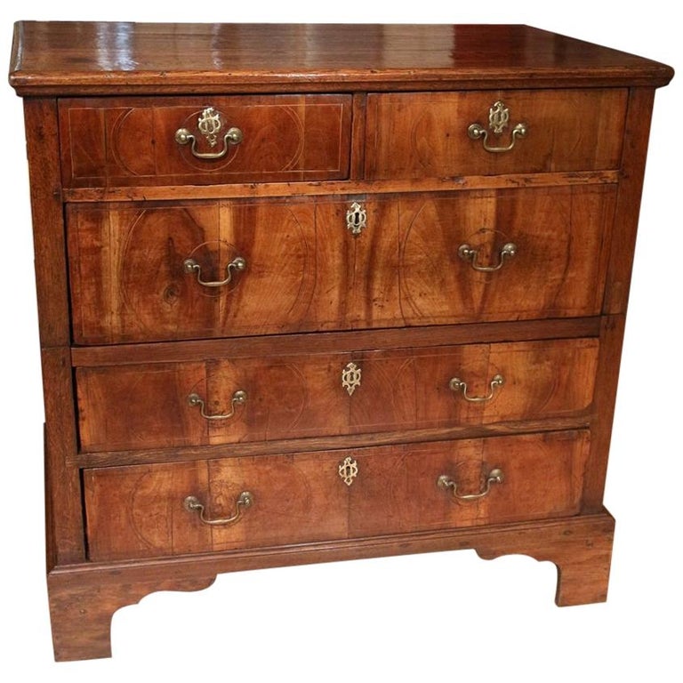 18th Century Antique Chest of Drawers in Walnut and Oak For Sale at 1stDibs