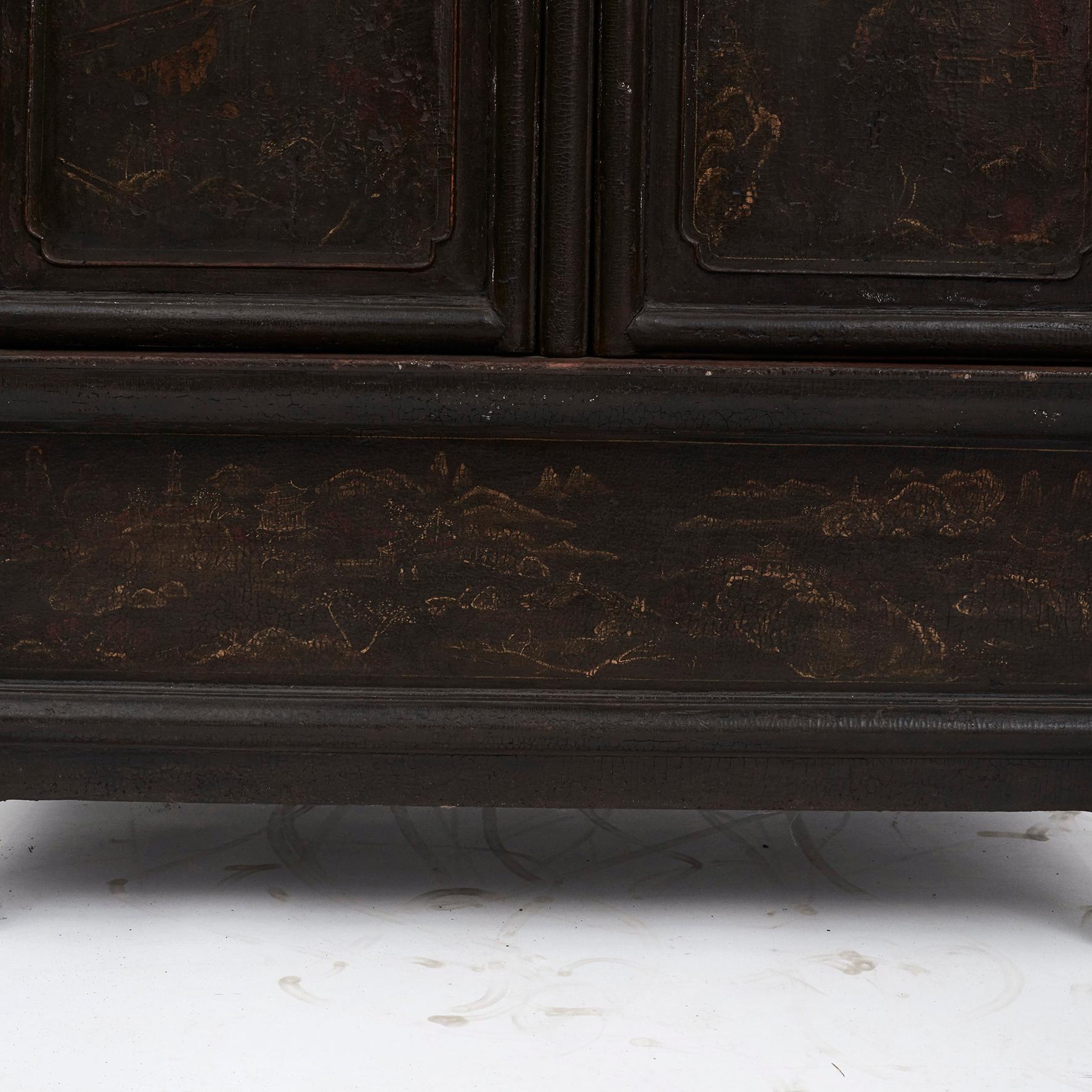 18th Century Antique Chinese Qing Dynasty Cabinet with Original Décor For Sale 5