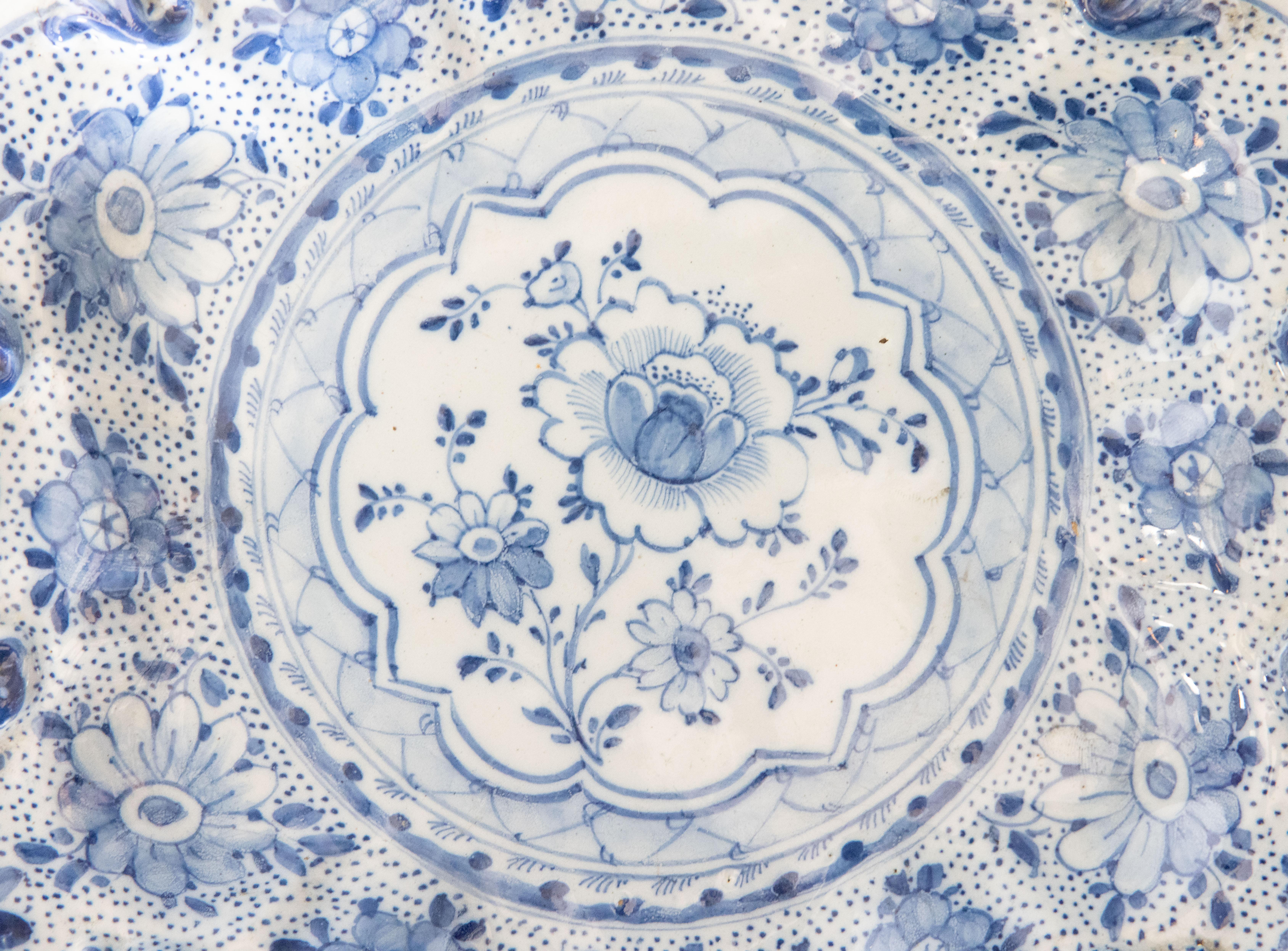 International Style 18th Century Antique Delft Hexalobed Dishes, a Pair