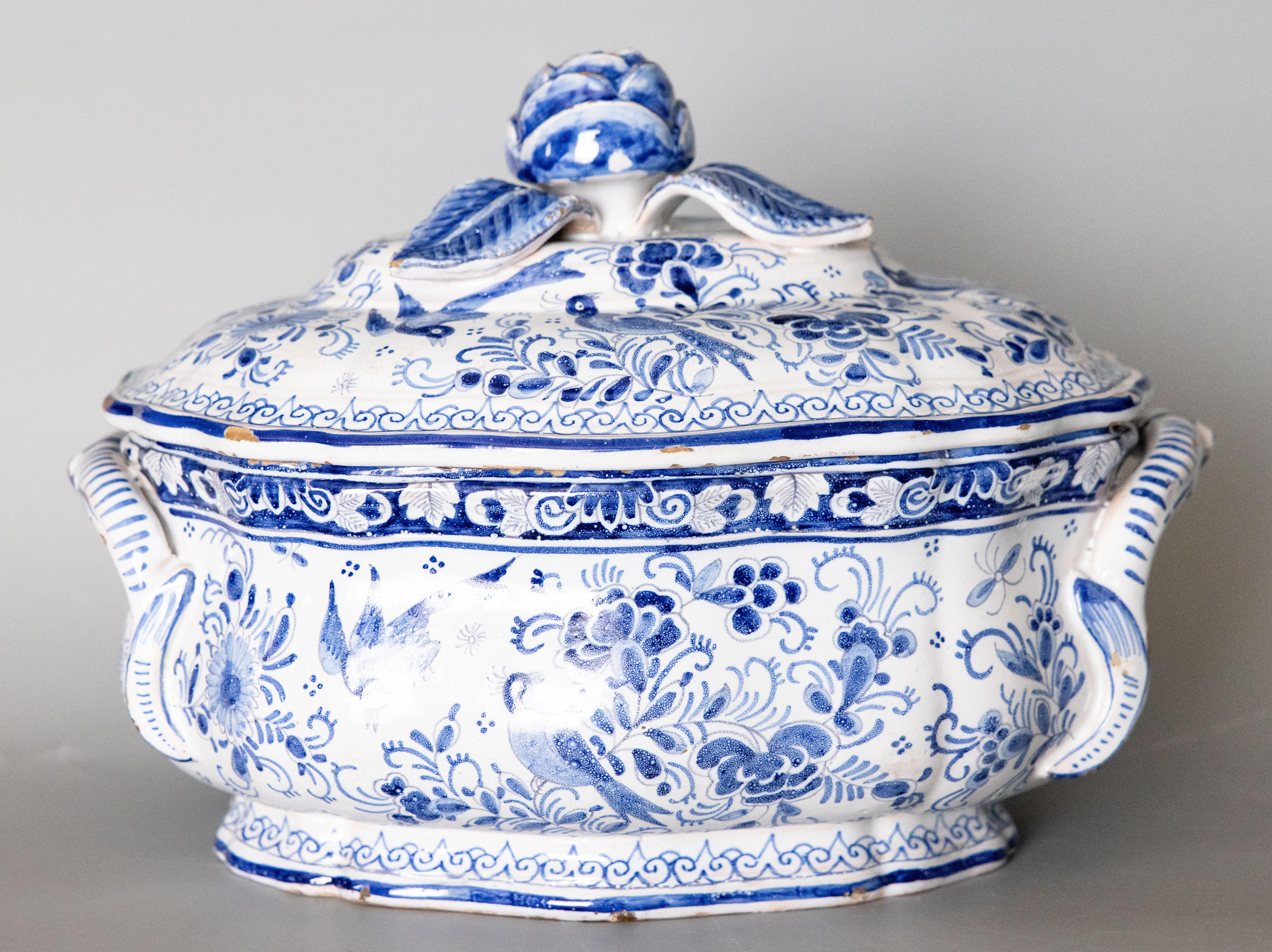 Sopera con tapa de loza de Delft holandesa antigua del siglo XVIII Luis XV en venta