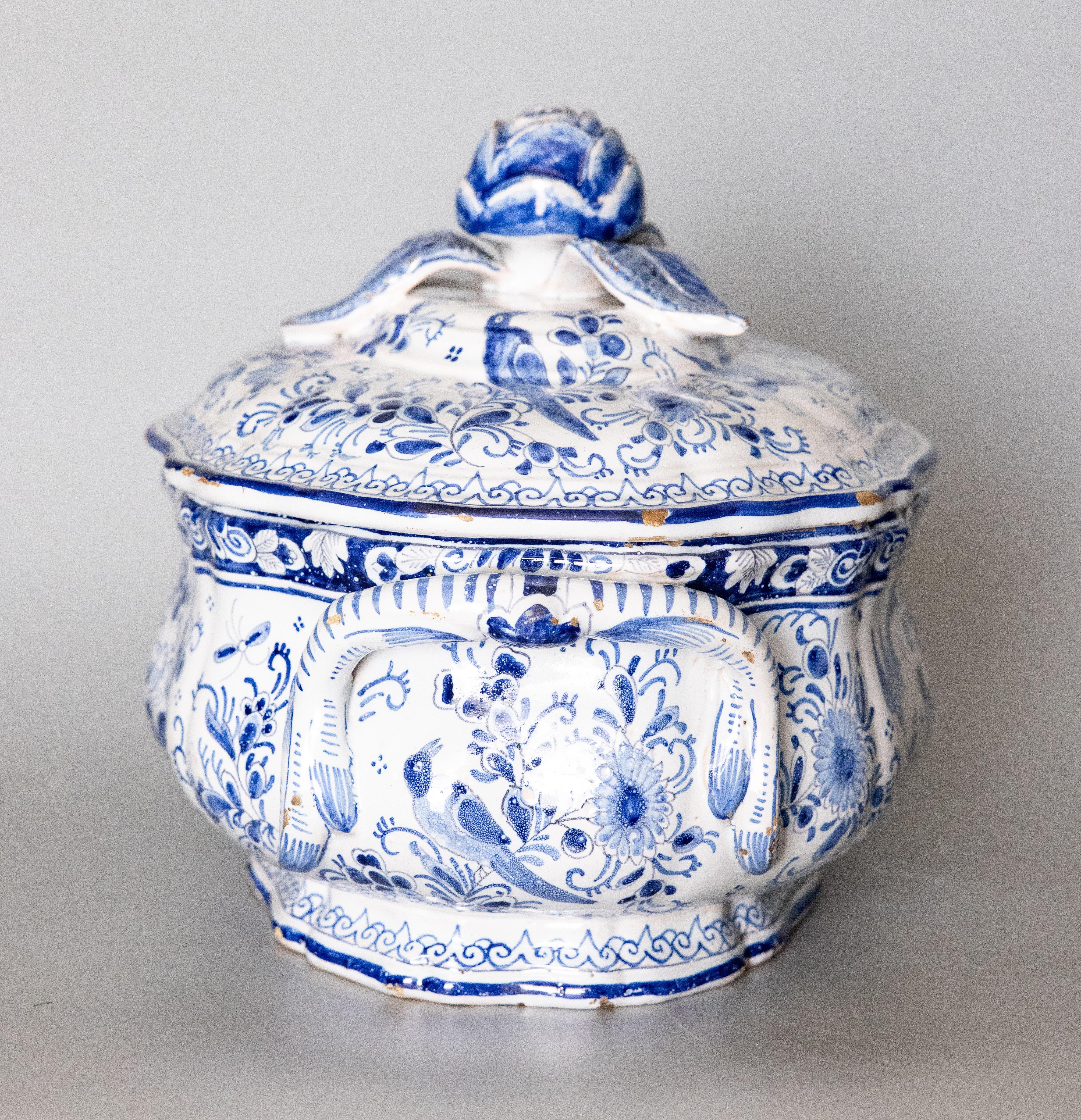 Sopera con tapa de loza de Delft holandesa antigua del siglo XVIII Holandés en venta