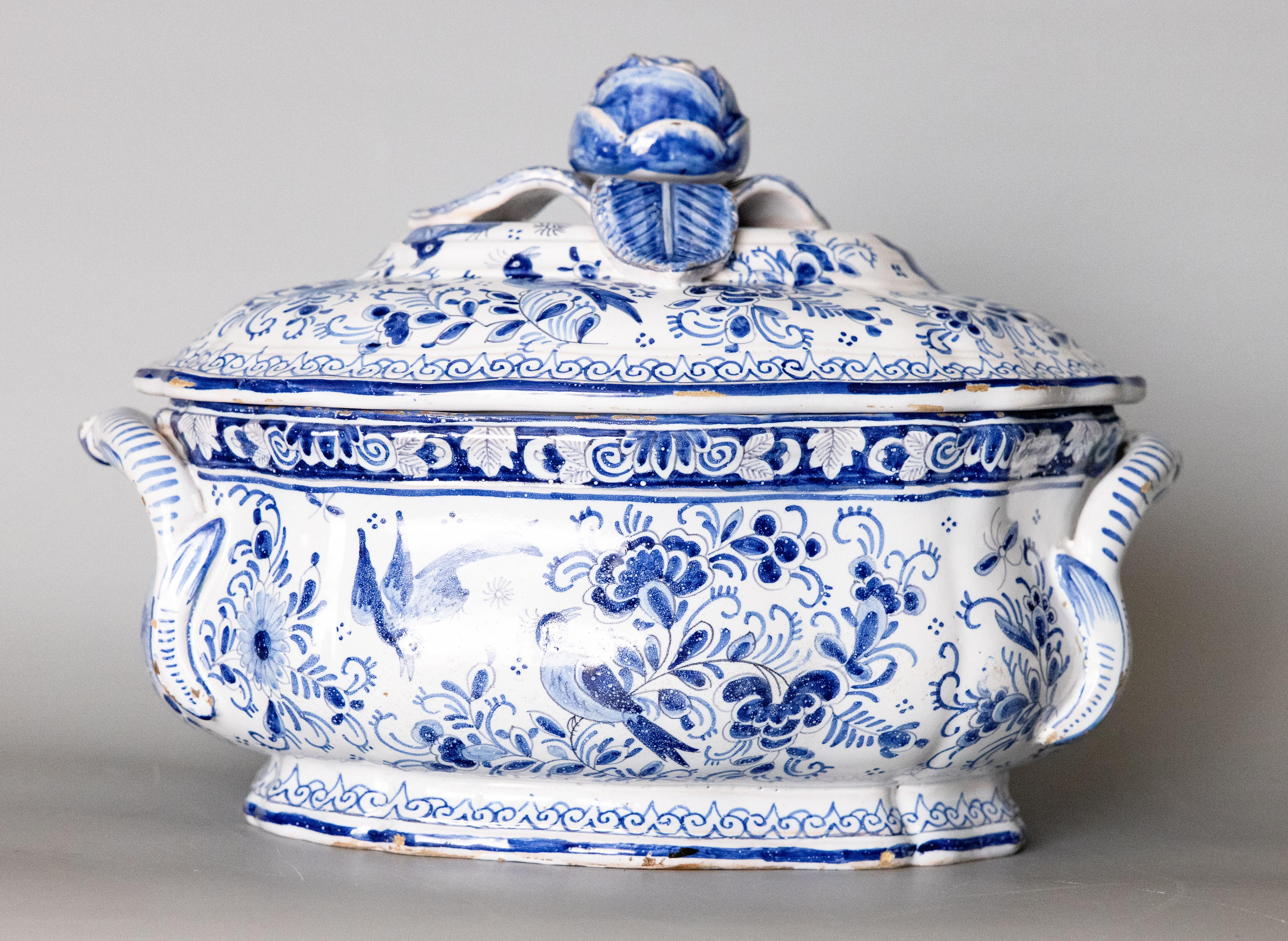 Sopera con tapa de loza de Delft holandesa antigua del siglo XVIII Al fuego en venta