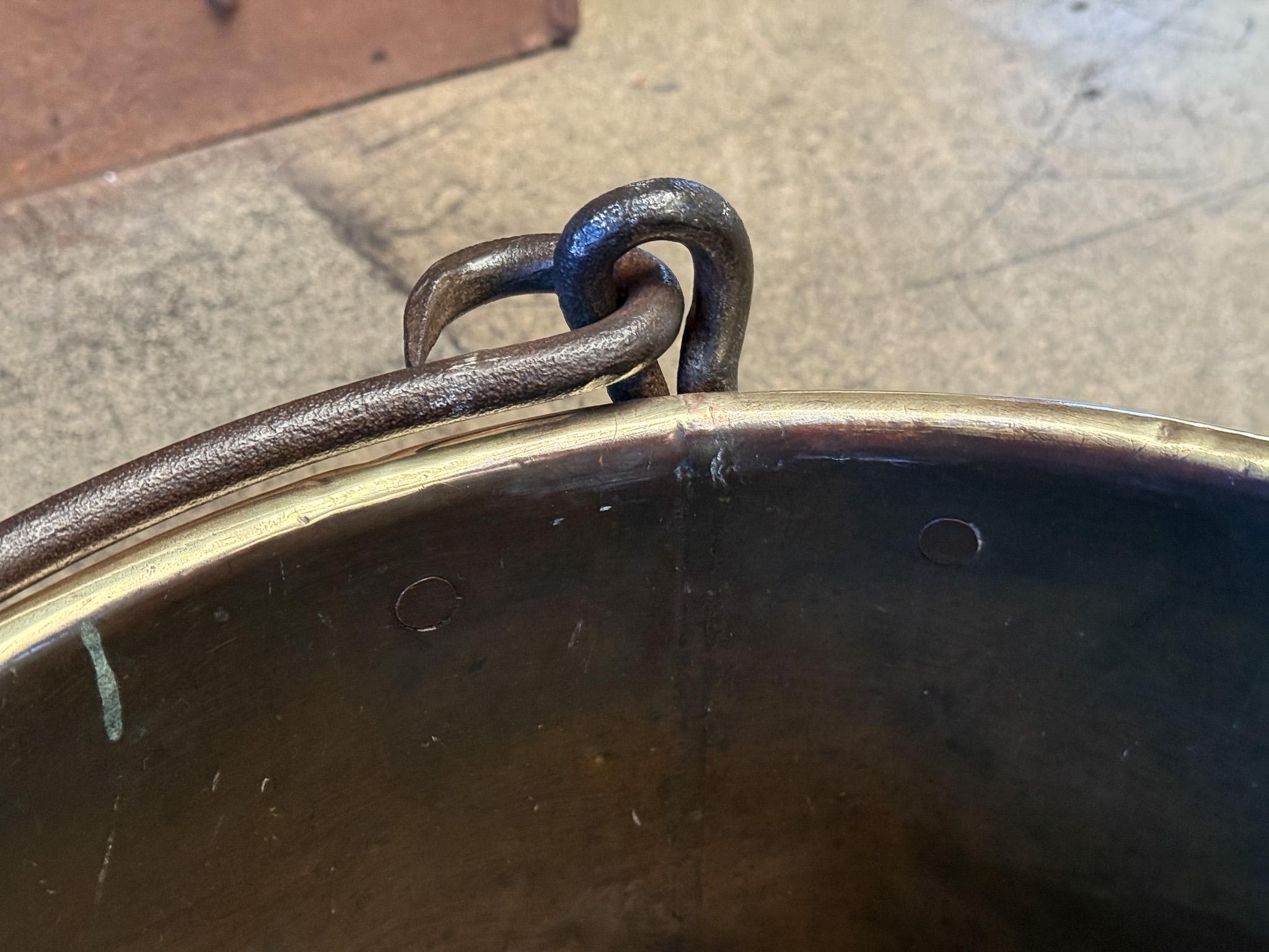 18th Century Antique Dutch Polished Brass Firewood Basket For Sale 6