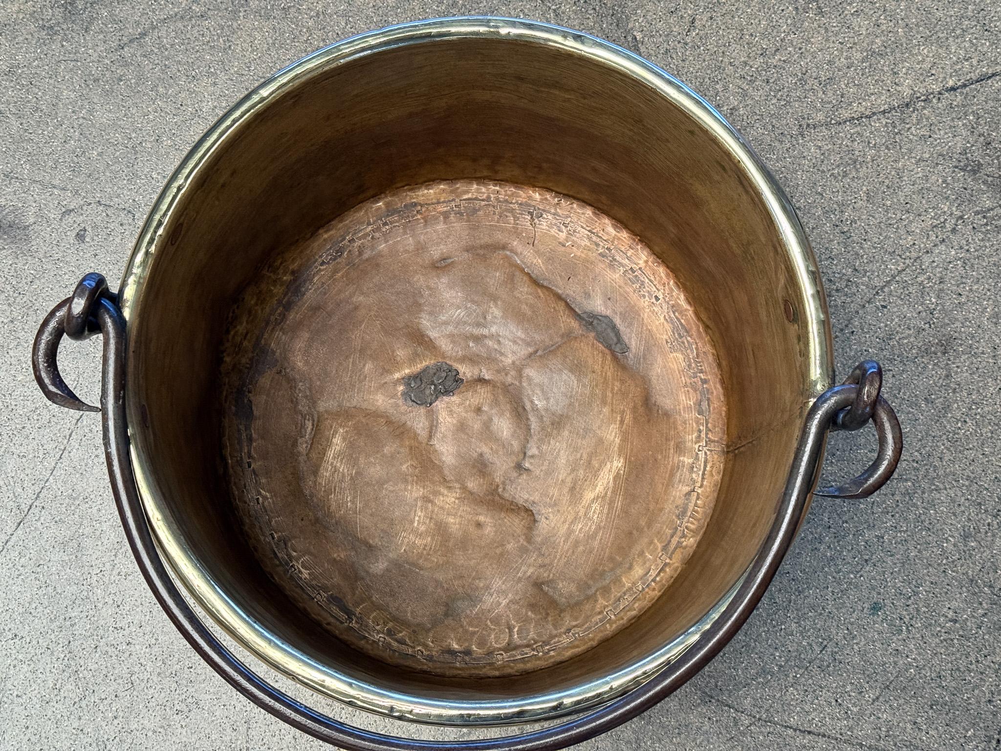 18th Century Antique Dutch Polished Brass Firewood Basket For Sale 7