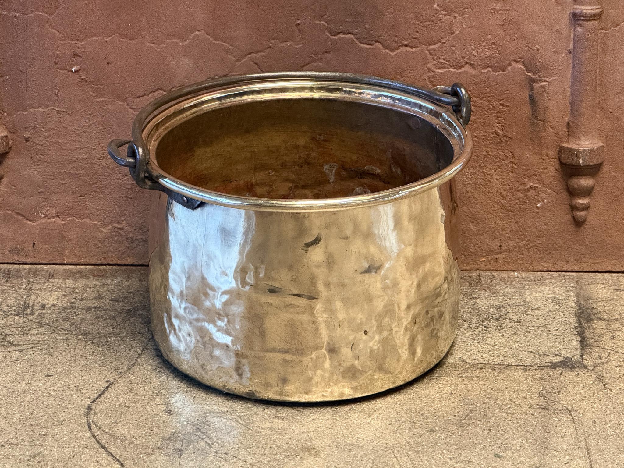 18th Century Antique Dutch Polished Brass Firewood Basket In Good Condition In Soest, NL