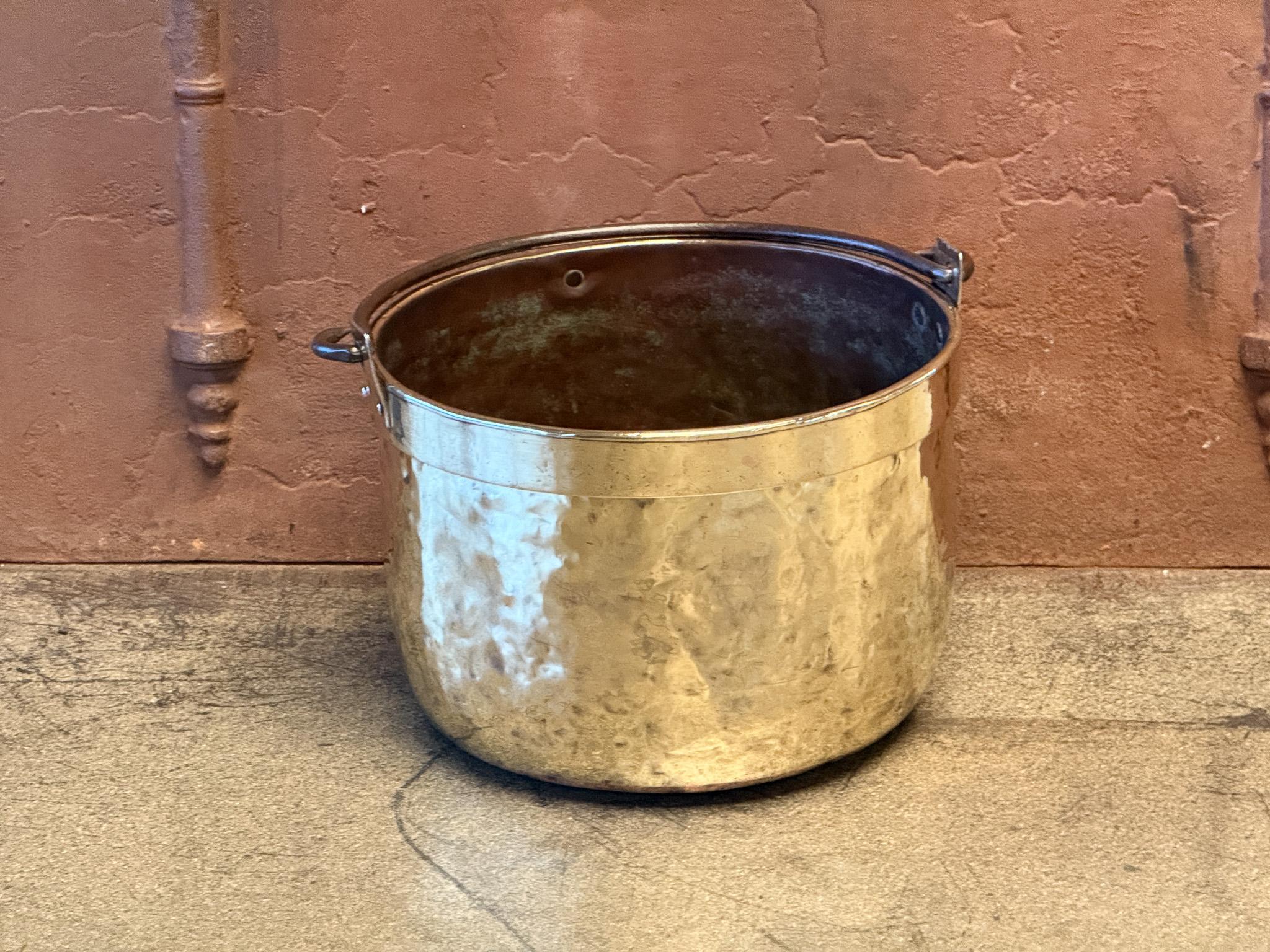 18th Century Antique Dutch Polished Brass Firewood Basket In Good Condition For Sale In Soest, NL