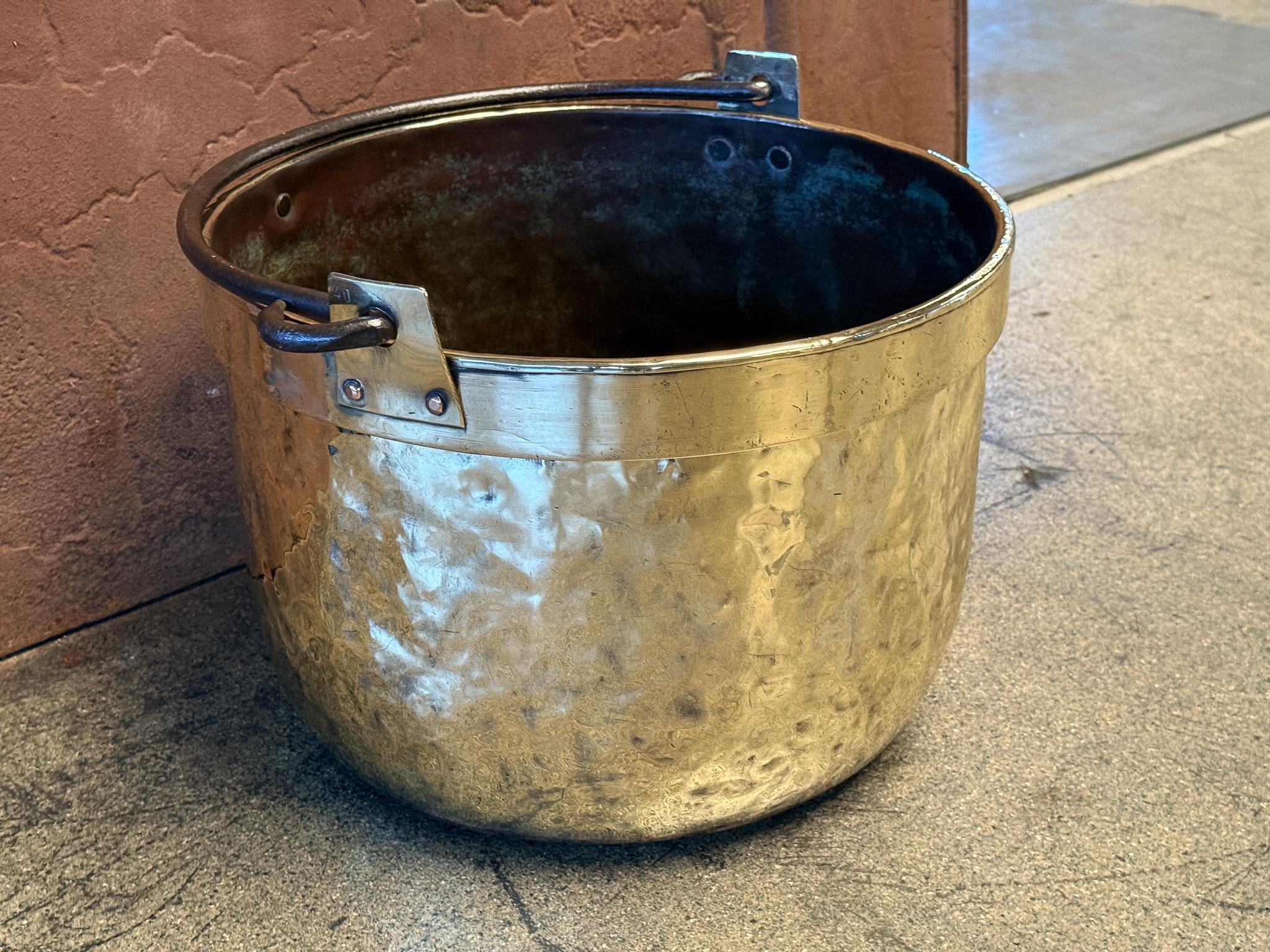 18th Century Antique Dutch Polished Brass Firewood Basket For Sale 1
