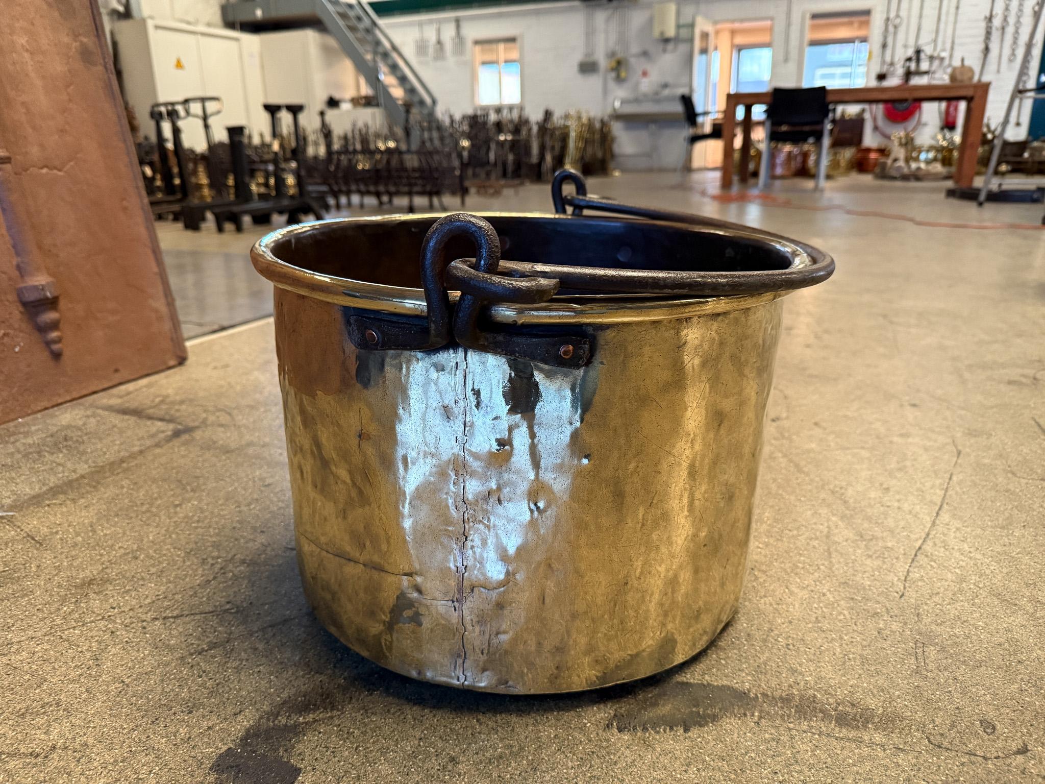 18th Century Antique Dutch Polished Brass Firewood Basket For Sale 2