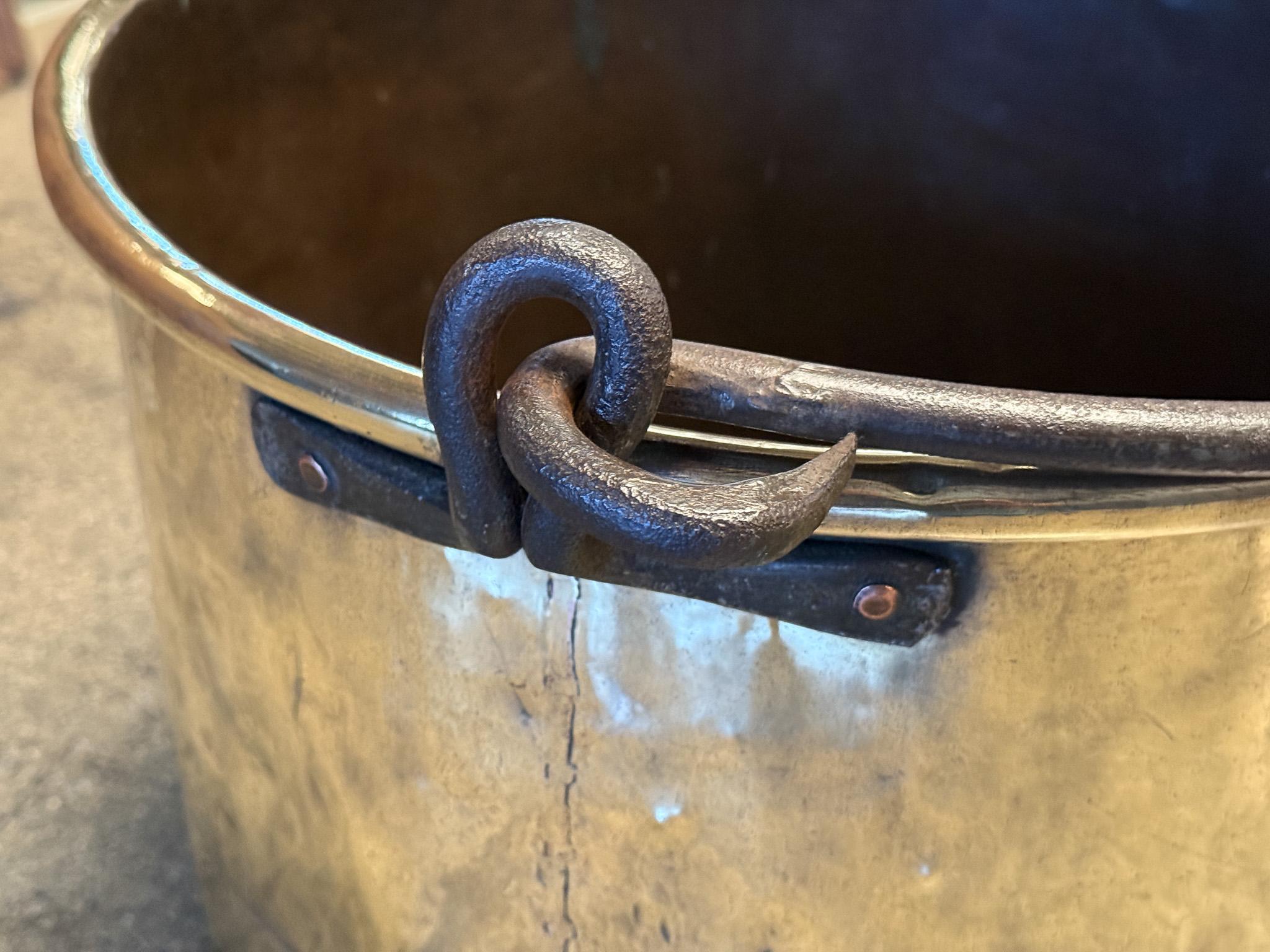 18th Century Antique Dutch Polished Brass Firewood Basket For Sale 3