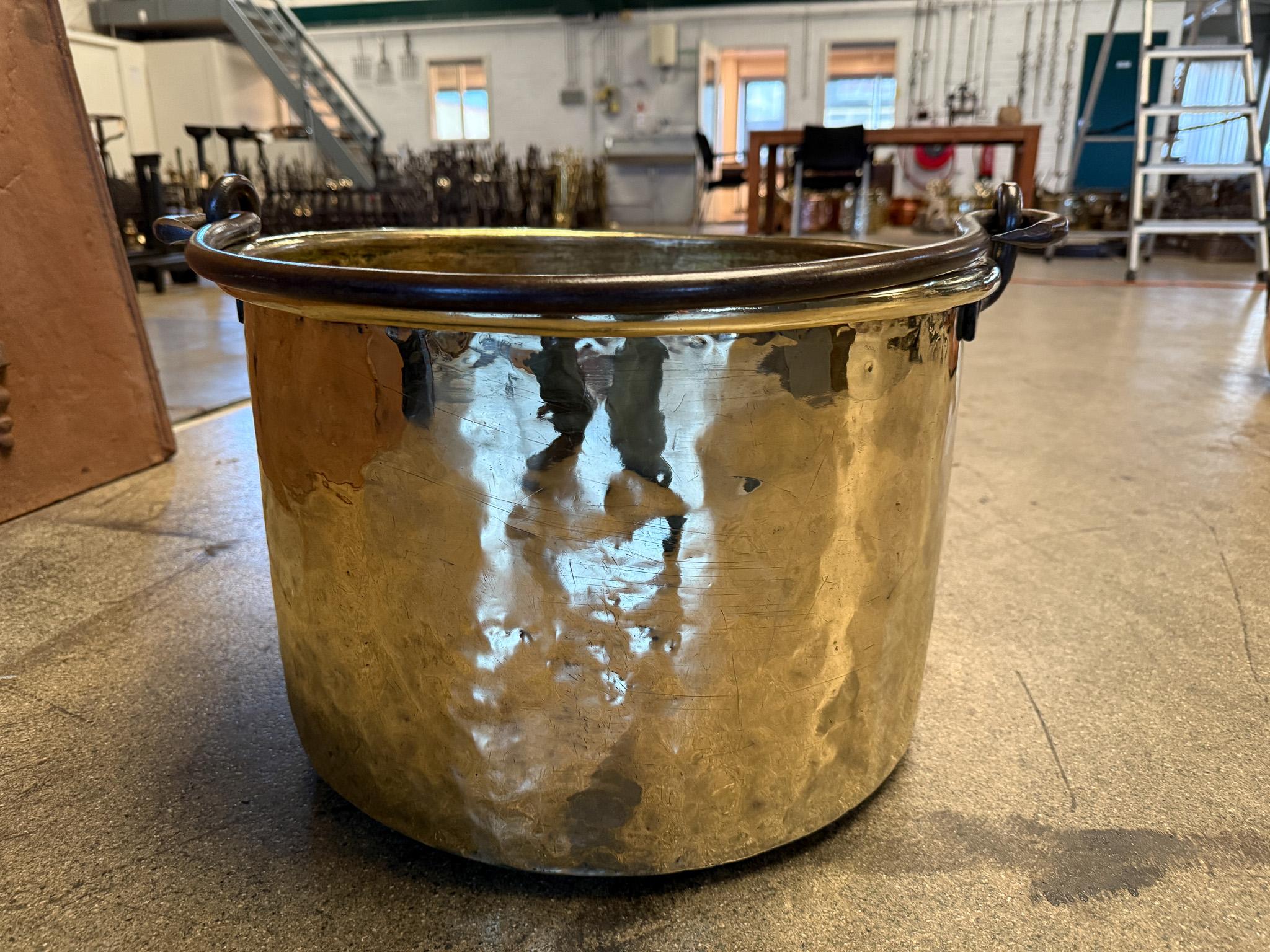 18th Century Antique Dutch Polished Brass Firewood Basket For Sale 3