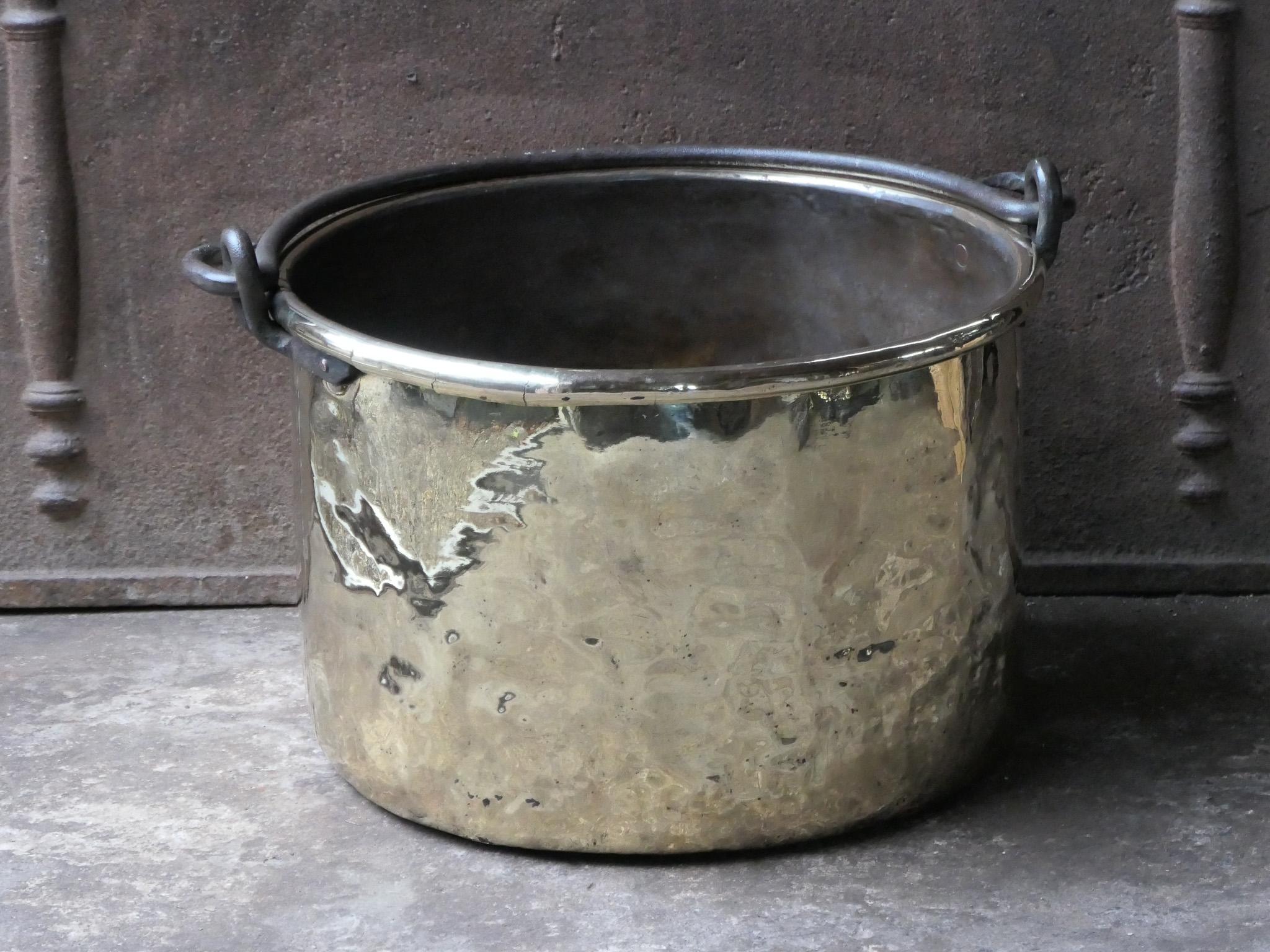 18th Century Antique Dutch Polished Brass Firewood Holder In Good Condition In Amerongen, NL