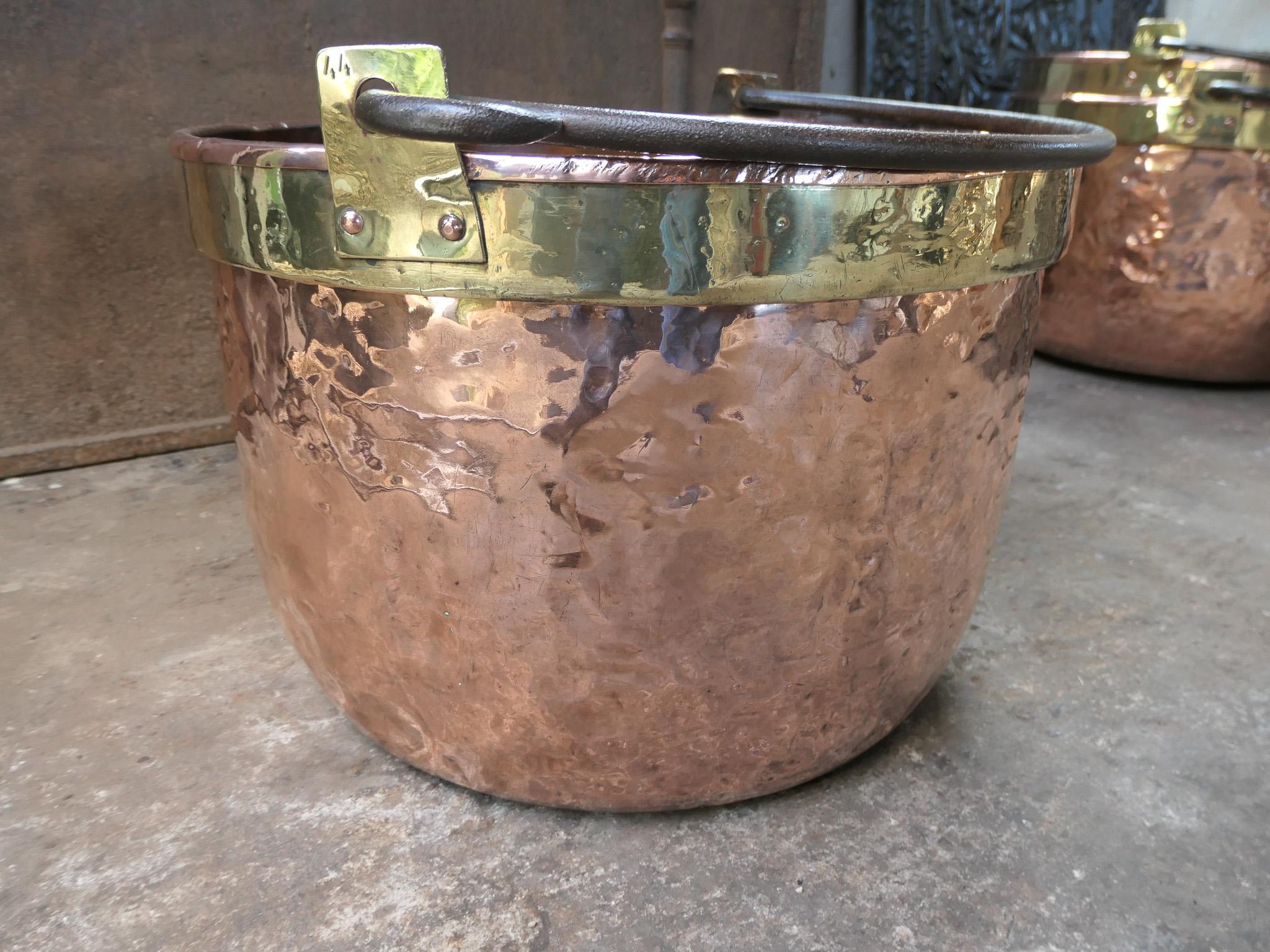 18th Century Antique Dutch Polished Copper Firewood Basket For Sale 5