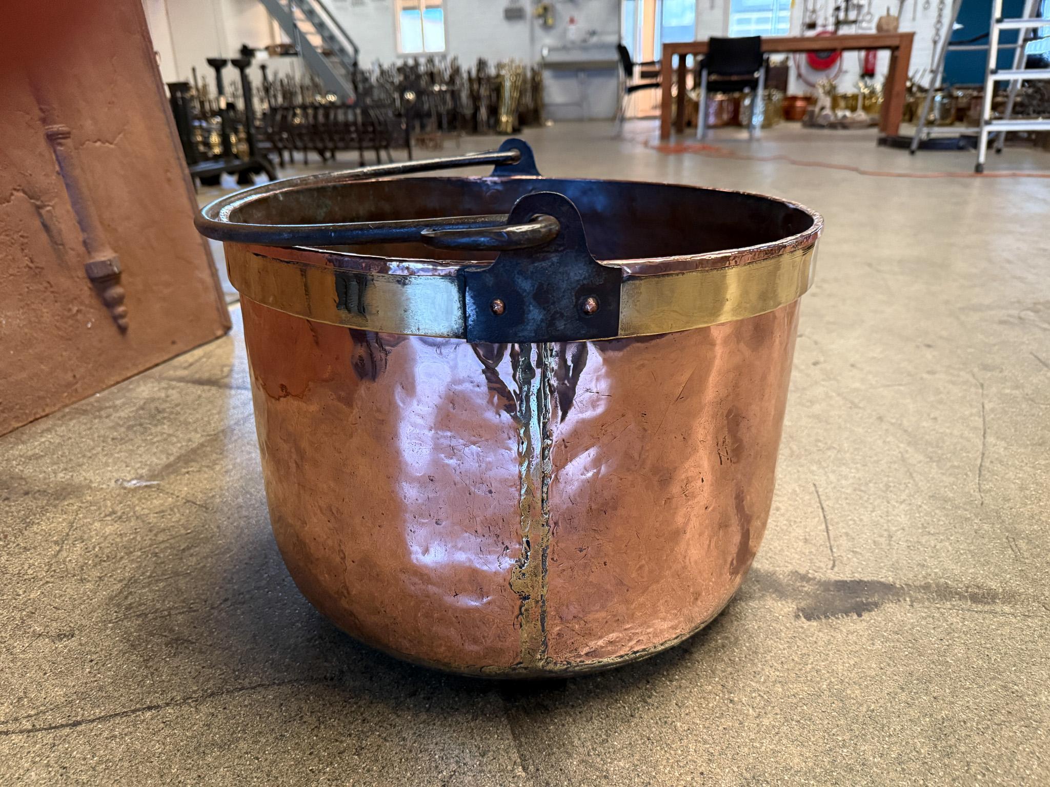 18th Century Antique Dutch Polished Copper Firewood Basket For Sale 7