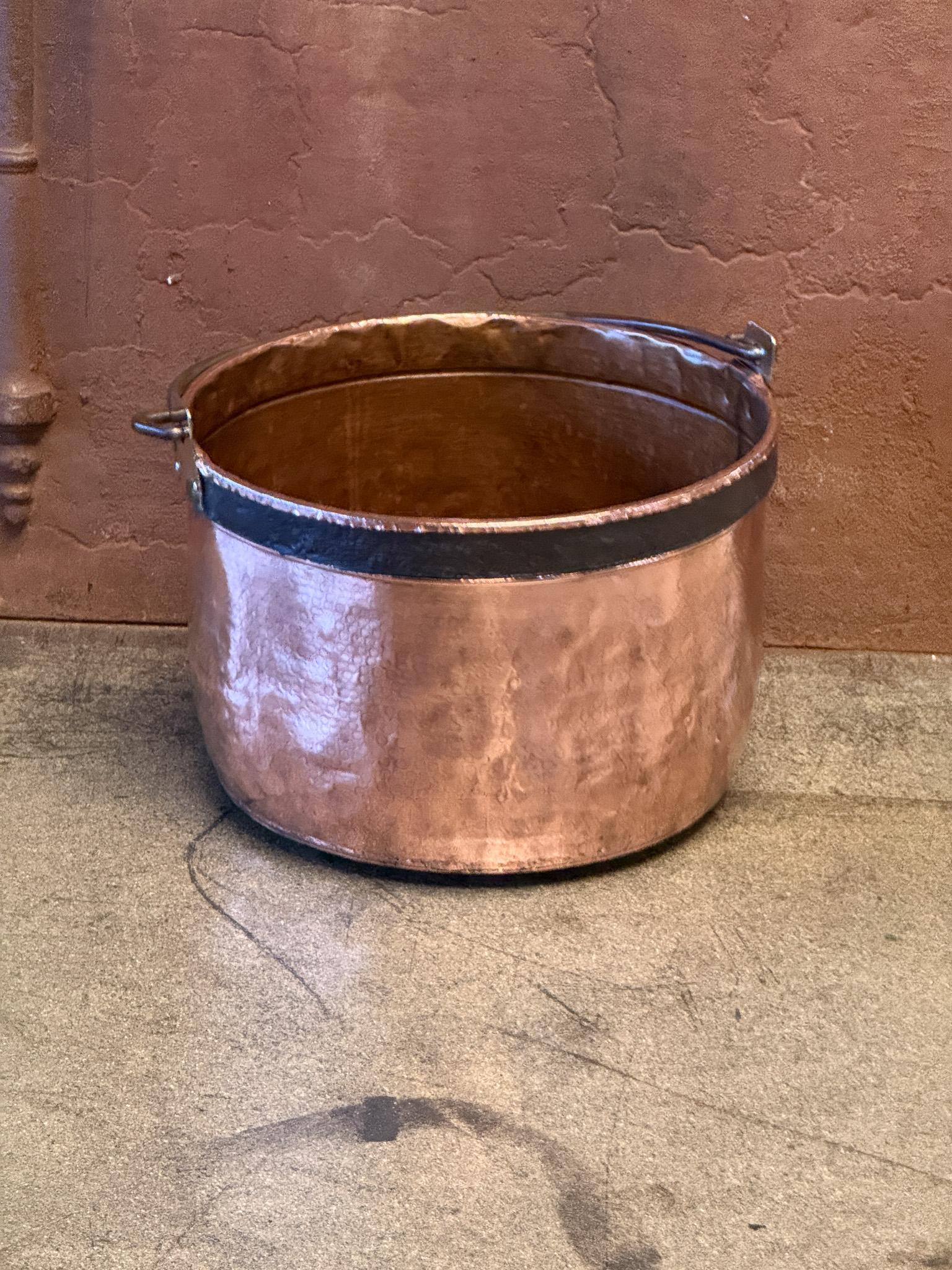 Louis XV 18th Century Antique Dutch Polished Copper Firewood Basket For Sale