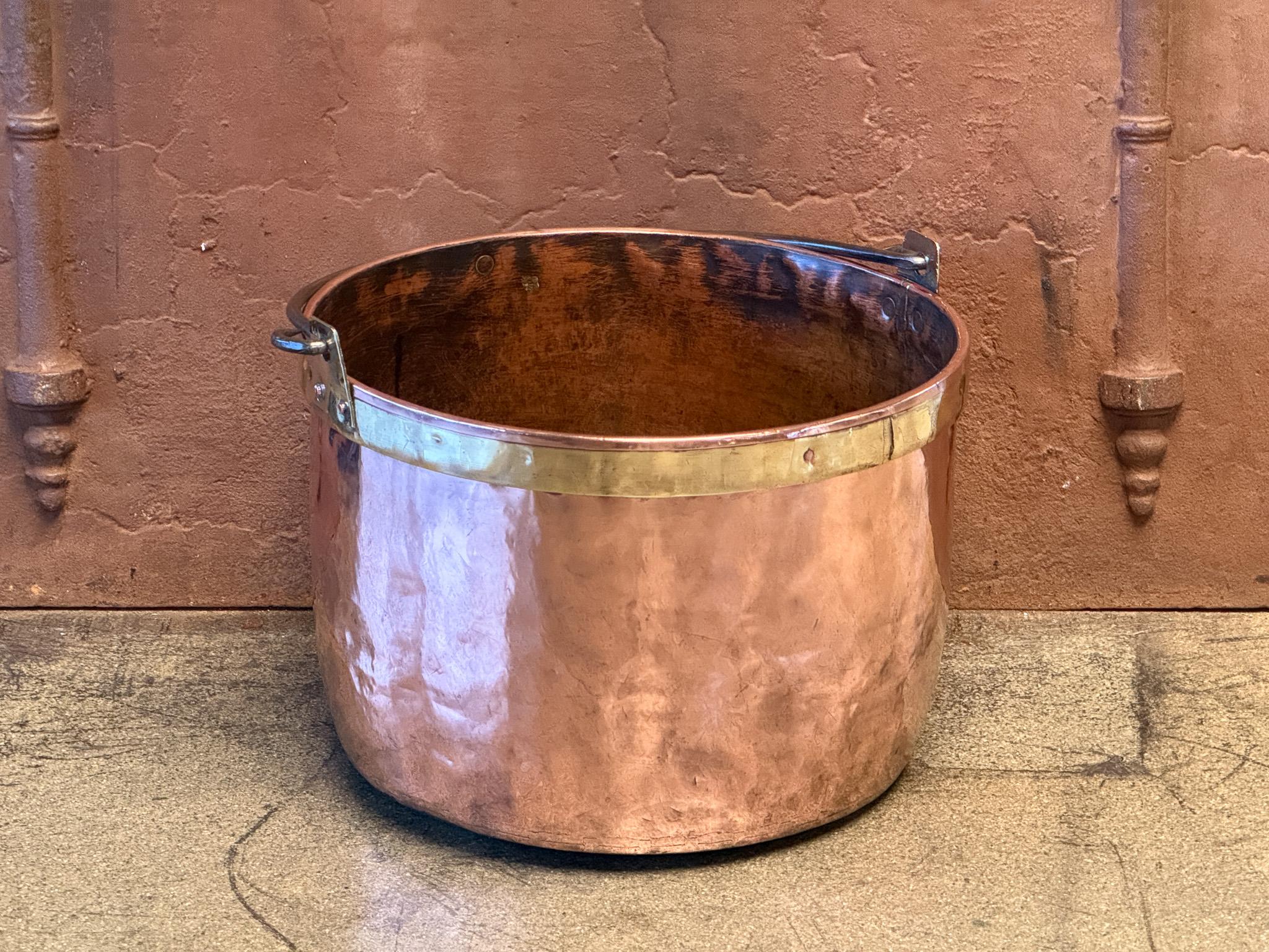 Louis XV 18th Century Antique Dutch Polished Copper Firewood Basket For Sale