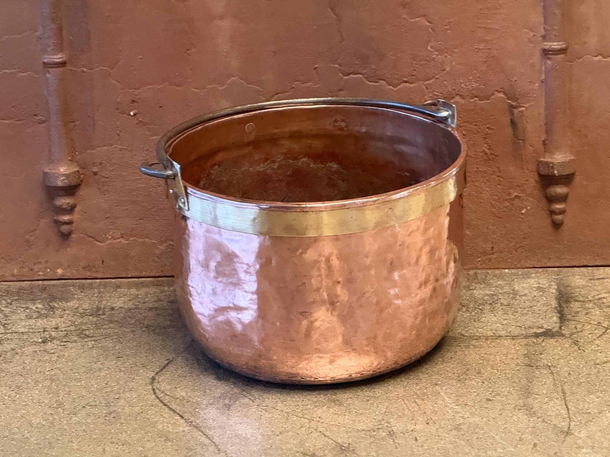 Louis XV 18th Century Antique Dutch Polished Copper Firewood Basket For Sale