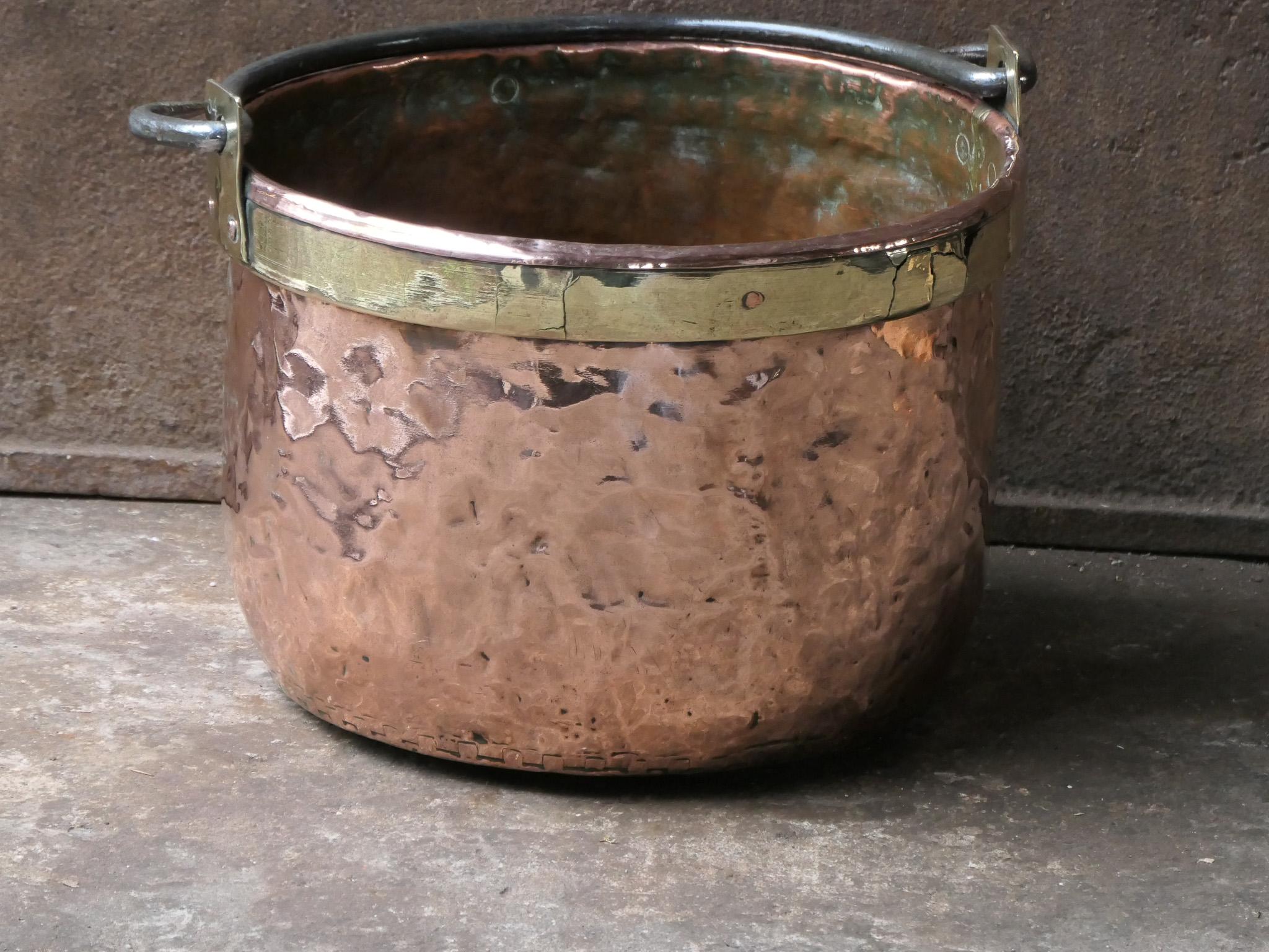 18th Century Antique Dutch Polished Copper Firewood Basket In Good Condition In Amerongen, NL