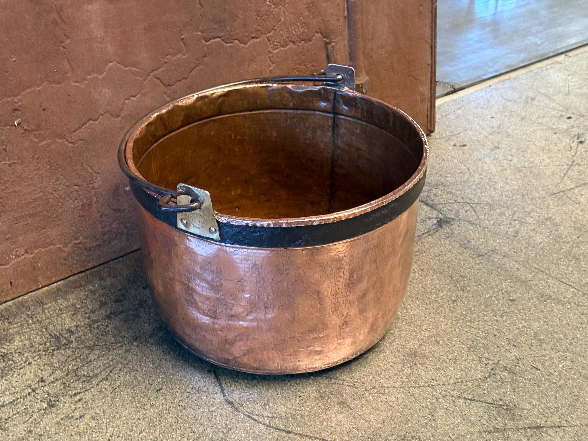 18th Century Antique Dutch Polished Copper Firewood Basket In Good Condition For Sale In Soest, NL