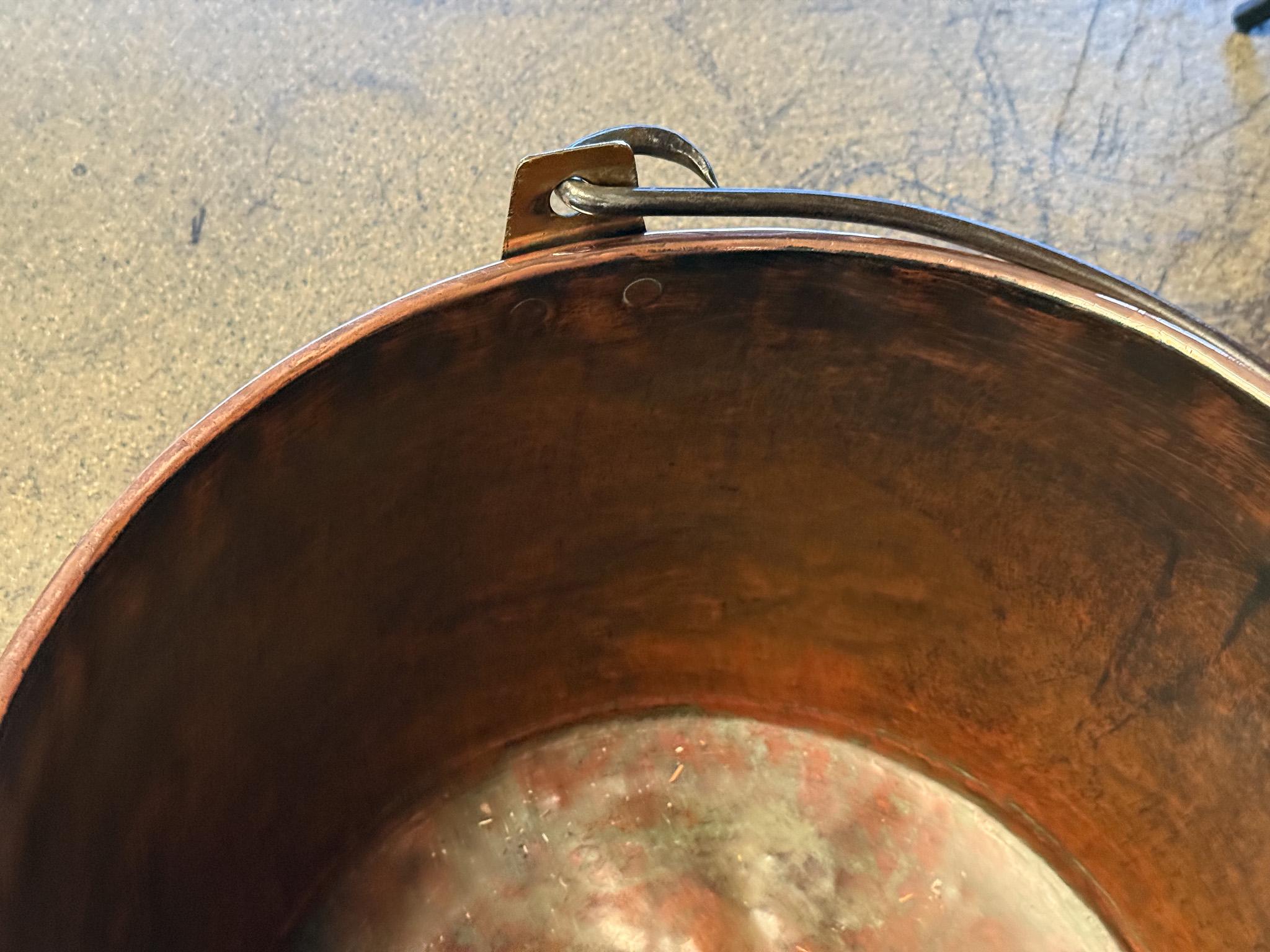 18th Century Antique Dutch Polished Copper Firewood Basket In Good Condition For Sale In Soest, NL