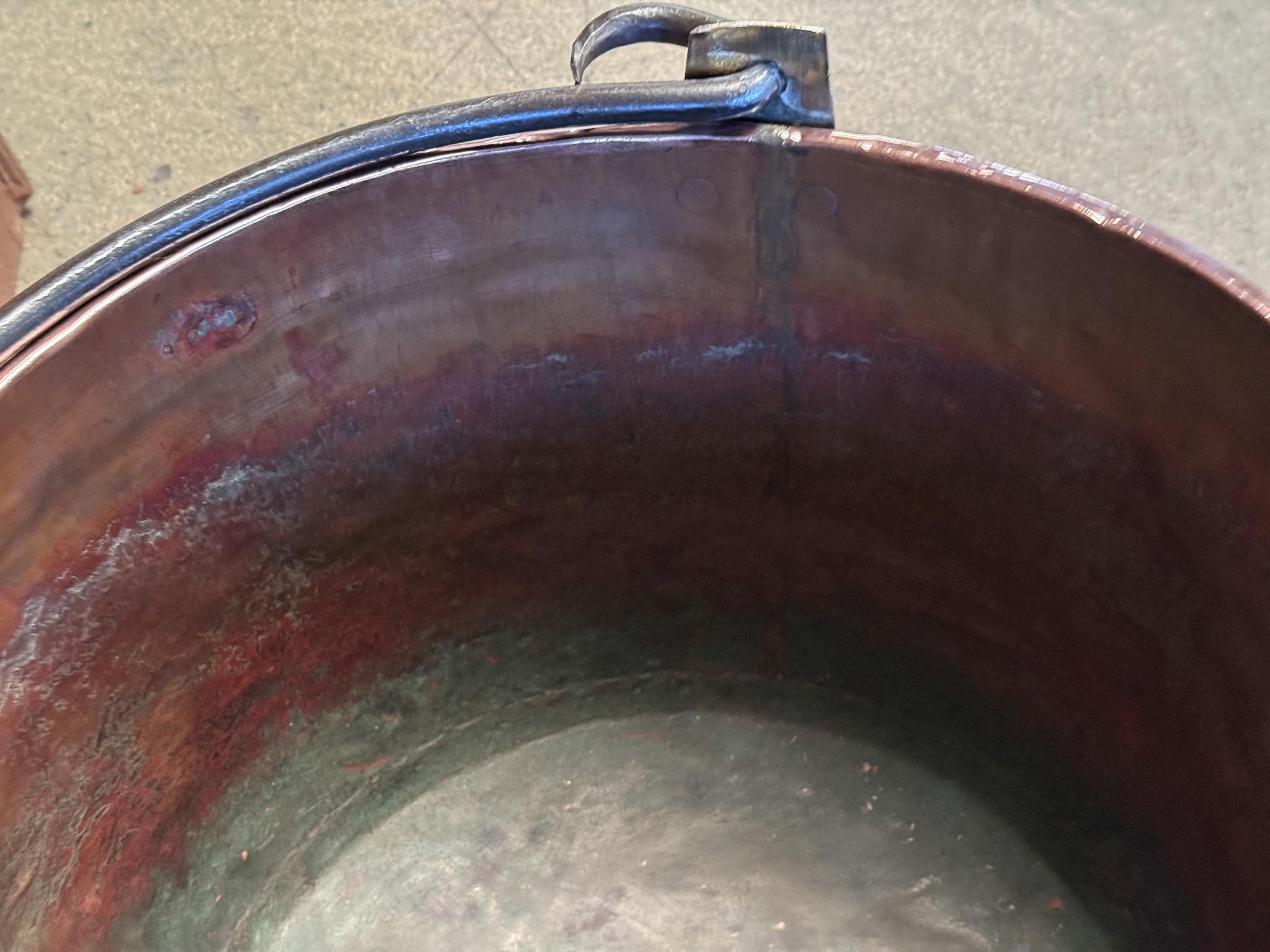 18th Century Antique Dutch Polished Copper Firewood Basket In Good Condition For Sale In Soest, NL