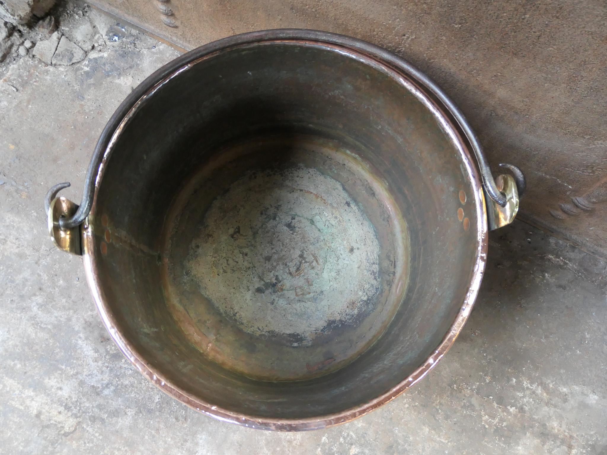 Cesto para leña de cobre pulido holandés antiguo del siglo XVIII siglo XVIII y antes en venta