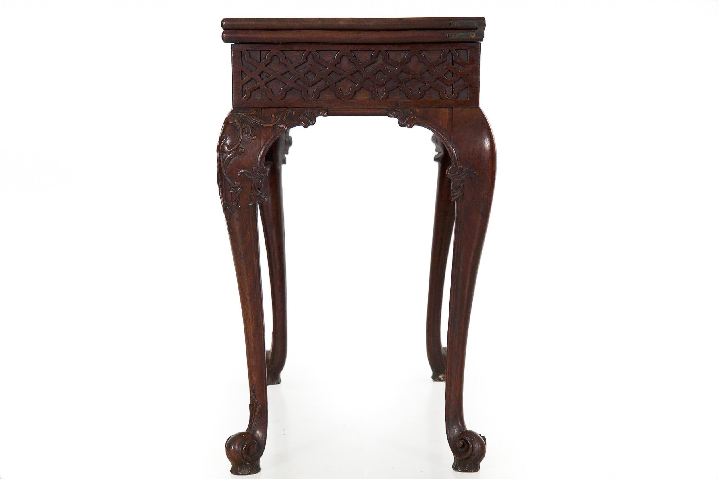 18th Century Antique English Chippendale Period Mahogany Card Games Table In Good Condition For Sale In Shippensburg, PA
